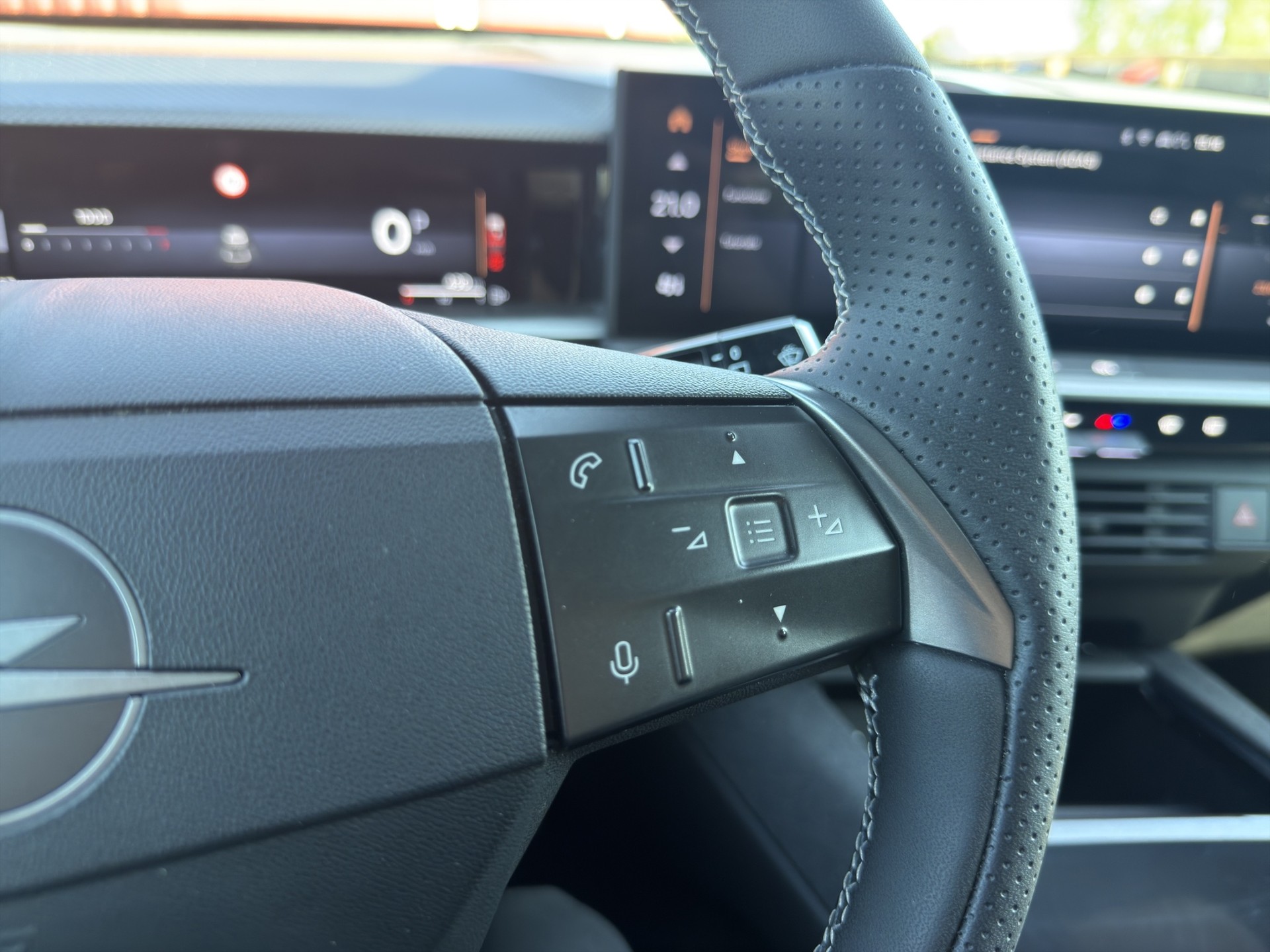 OPEL Grandland 1.2 MHEV GS eDCT - 38