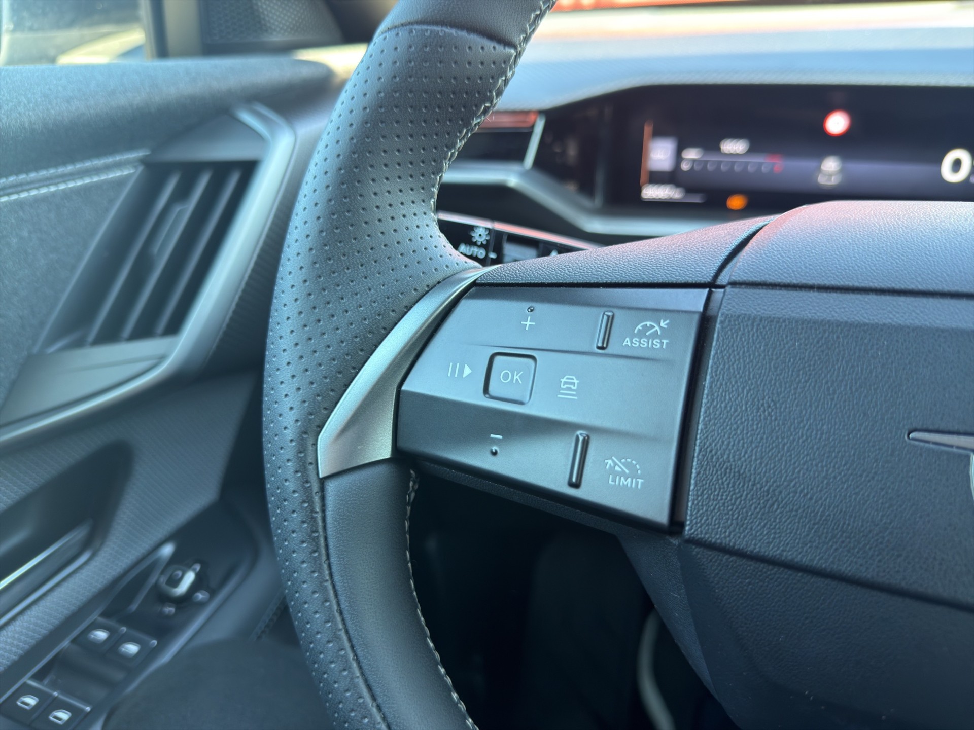 OPEL Grandland 1.2 MHEV GS eDCT - 37