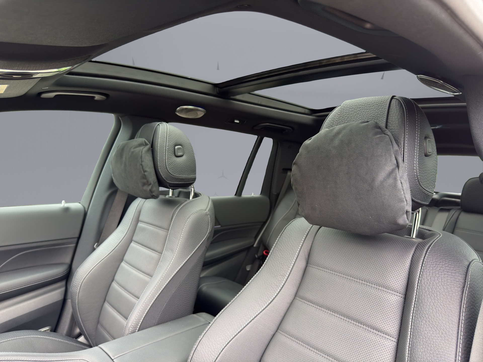 MERCEDES-BENZ GLS 450 AMG Line 4matic - 24