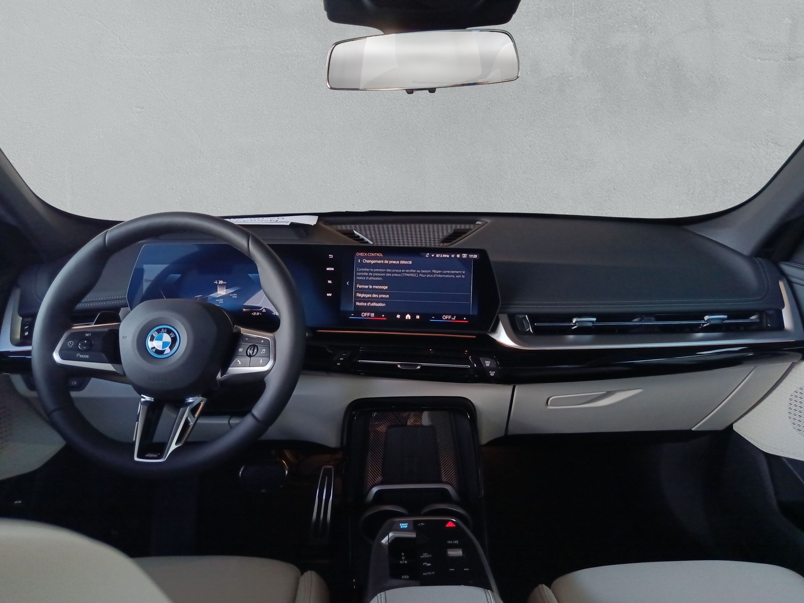 BMW iX1 xDrive 30 M Sport - 15