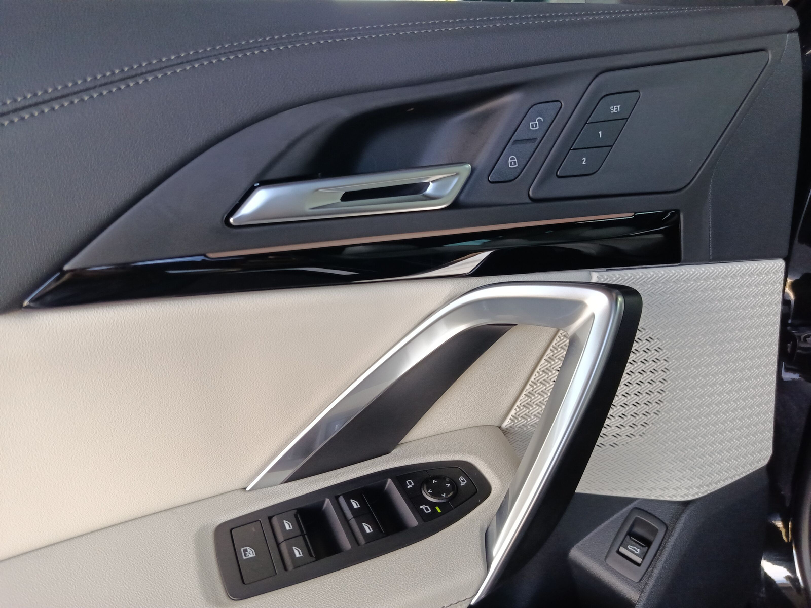 BMW iX1 xDrive 30 M Sport - 18