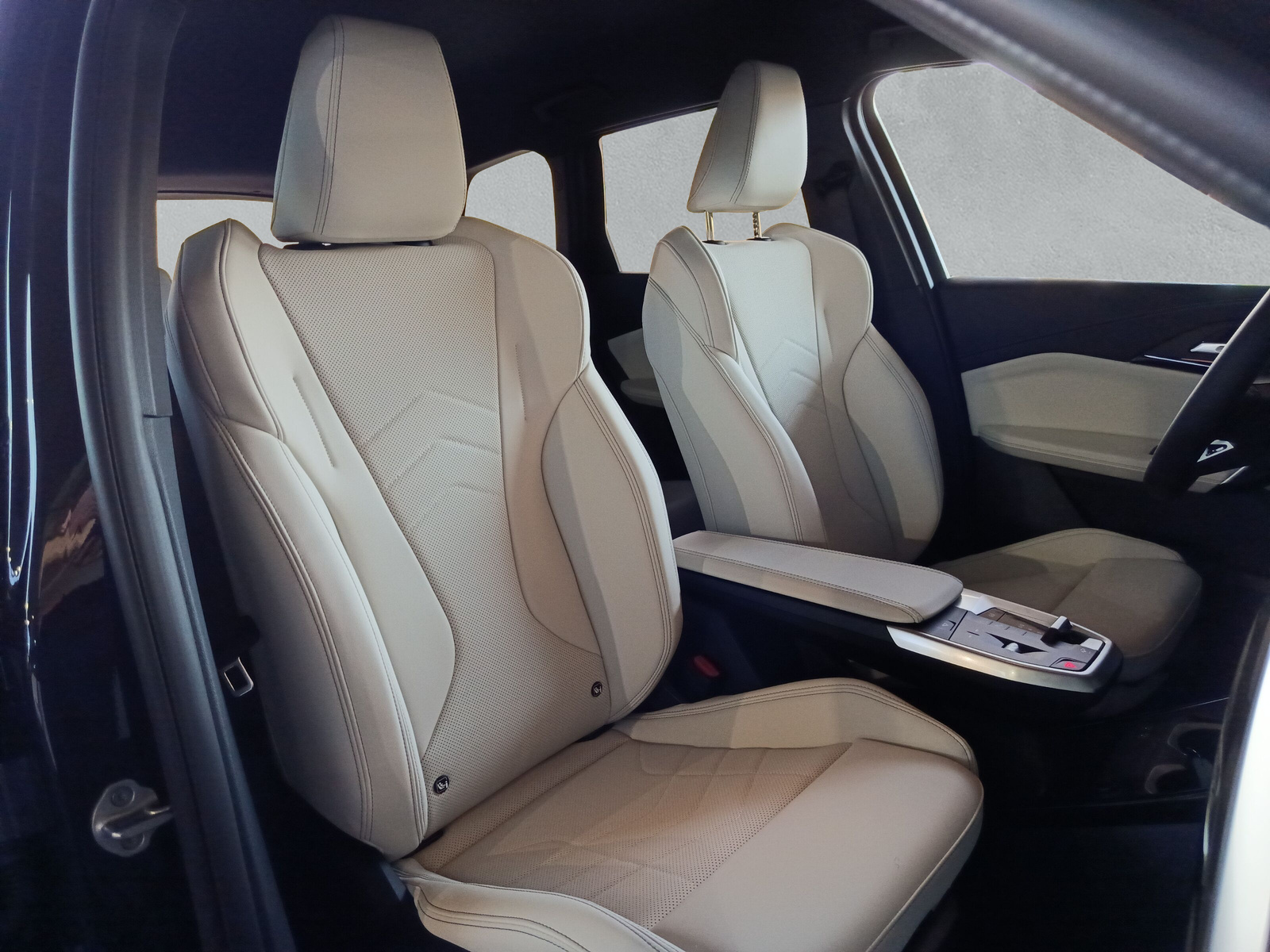 BMW iX1 xDrive 30 M Sport - 13