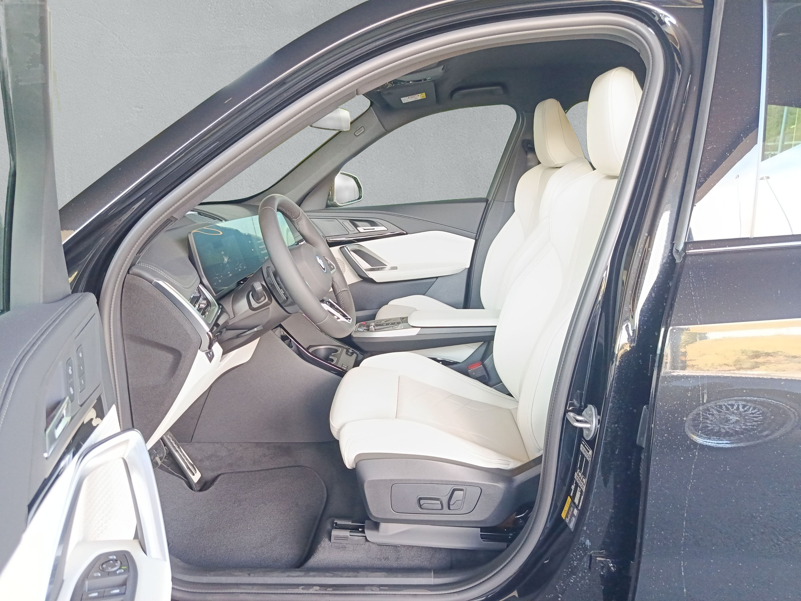 BMW iX1 xDrive 30 M Sport - 12