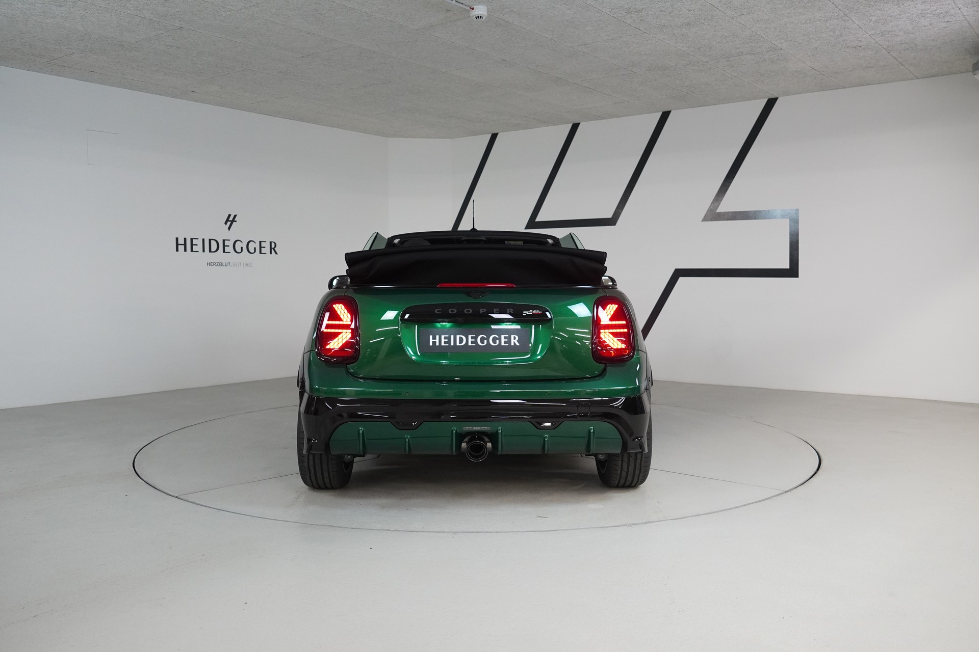 MINI Cooper John Cooper Works Cabriolet DKG - 14