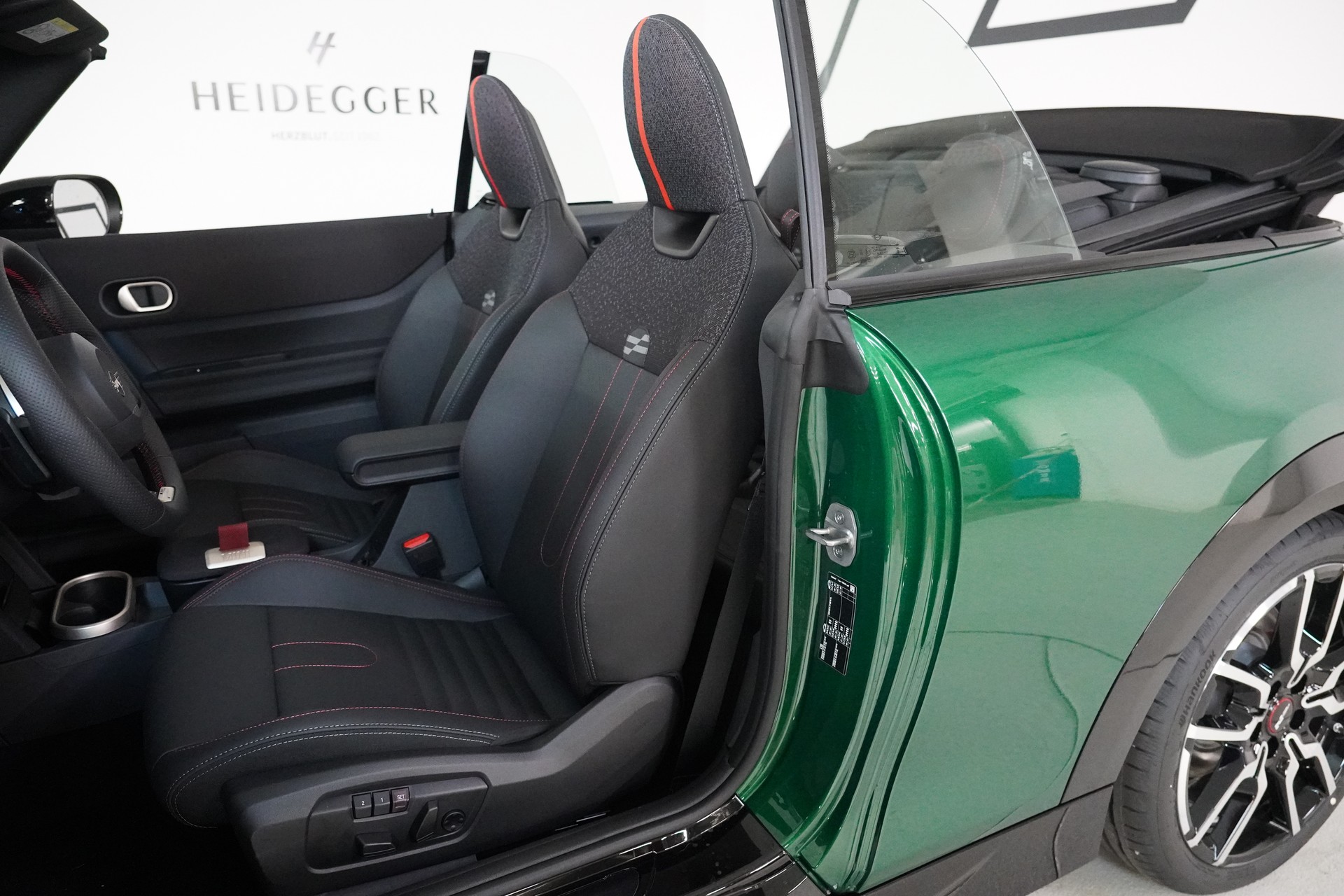 MINI Cooper John Cooper Works Cabriolet DKG - 20