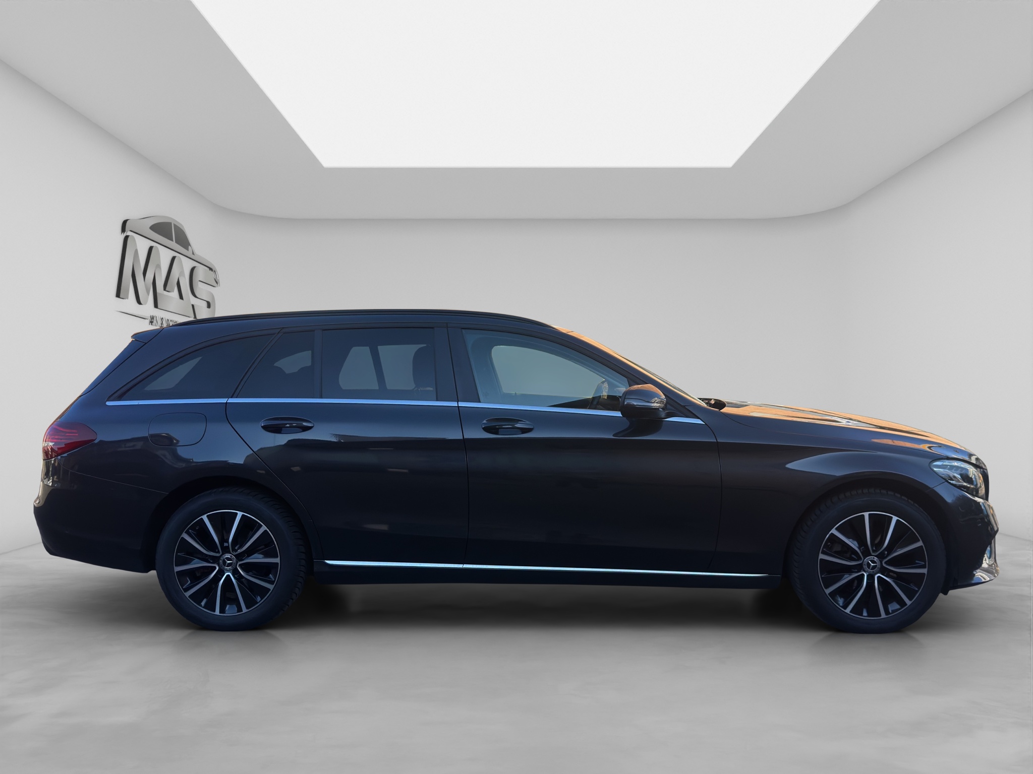 MERCEDES-BENZ C 220 7