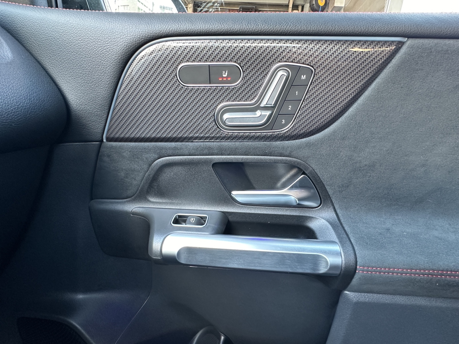 MERCEDES-BENZ GLB 250 4Matic 8G-Tronic - 15