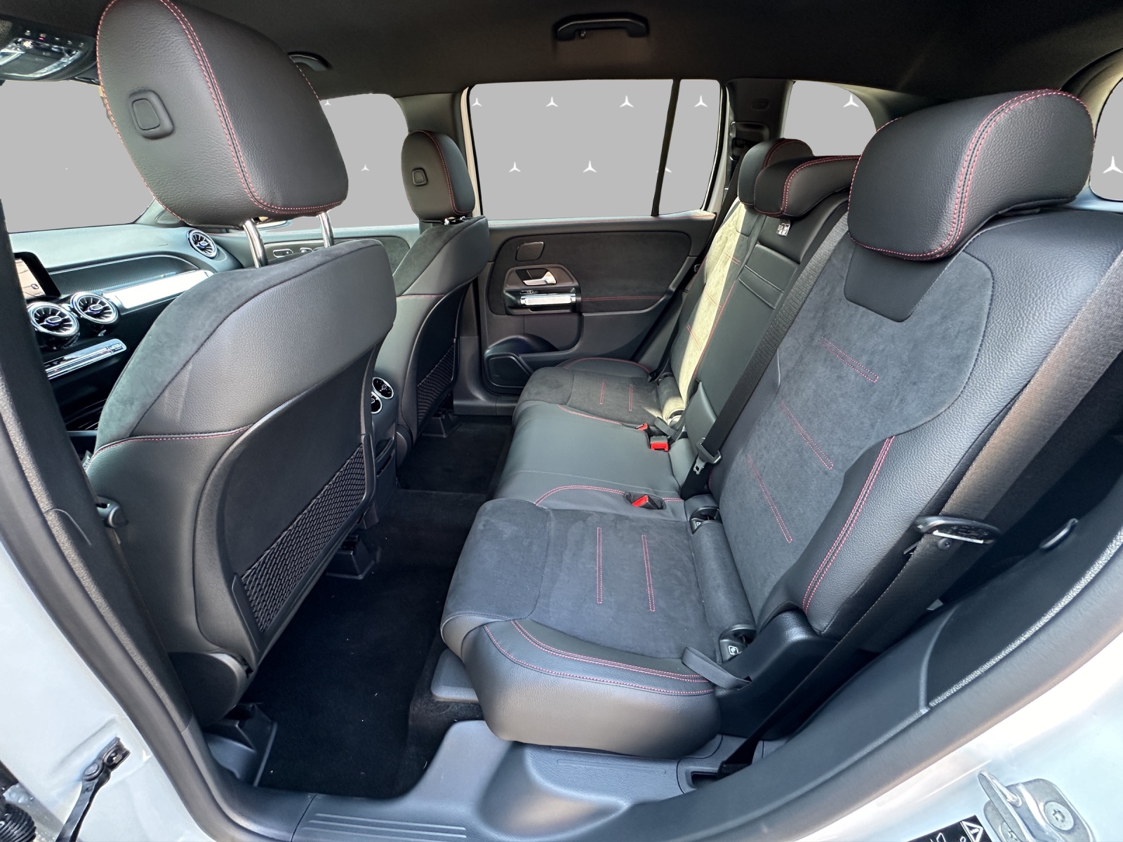 MERCEDES-BENZ GLB 250 4Matic 8G-Tronic - 12