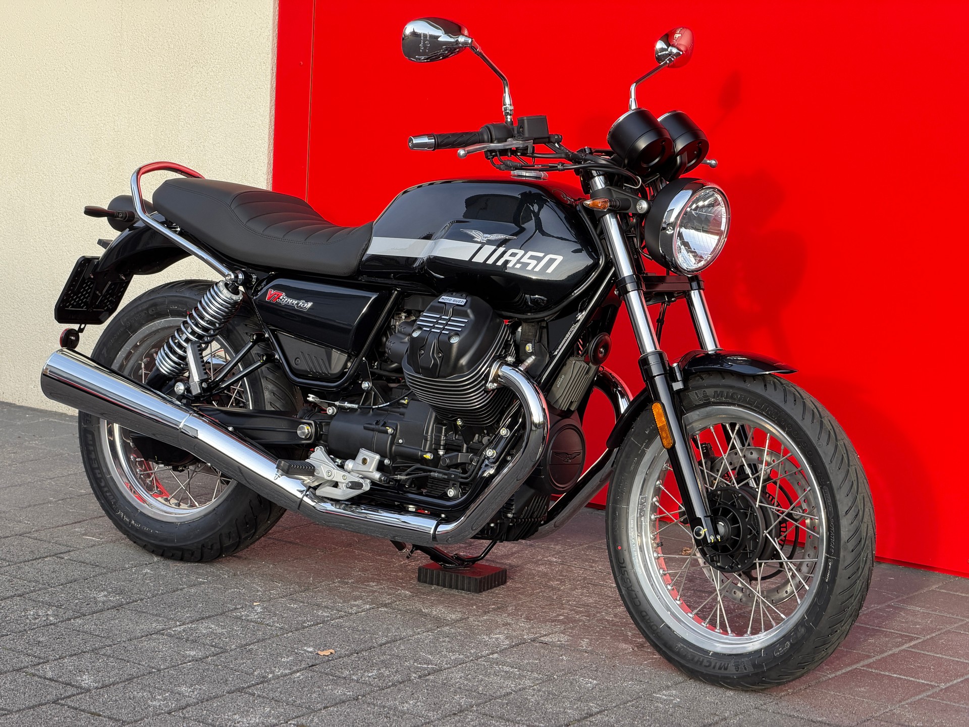 MOTO GUZZI V7 IV 850 Special - 12