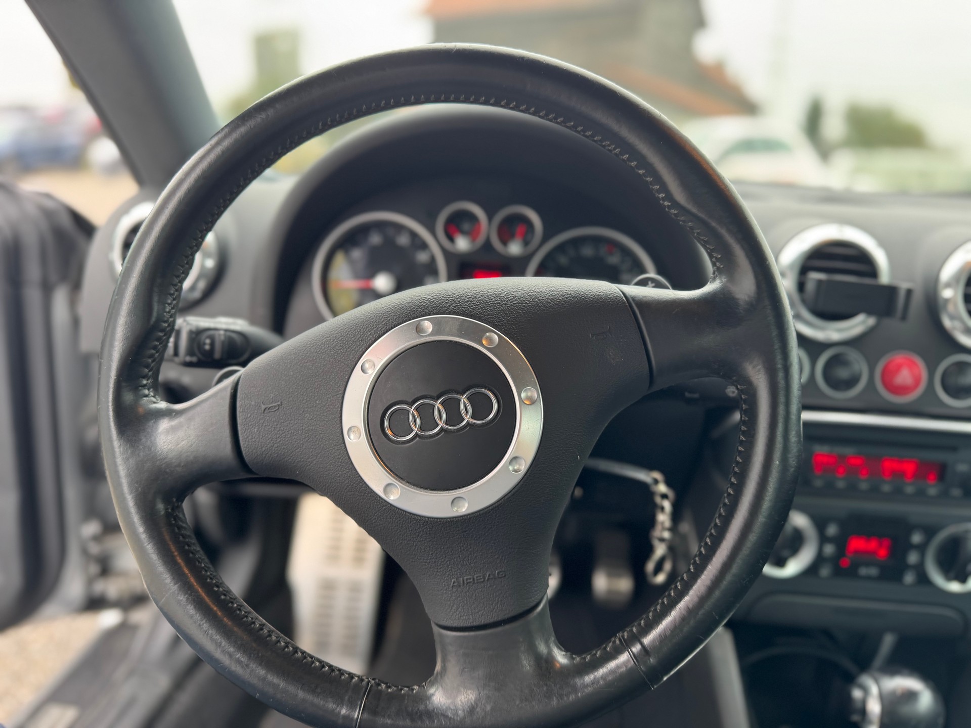 AUDI TT Coupé 3.2 quattro - 10