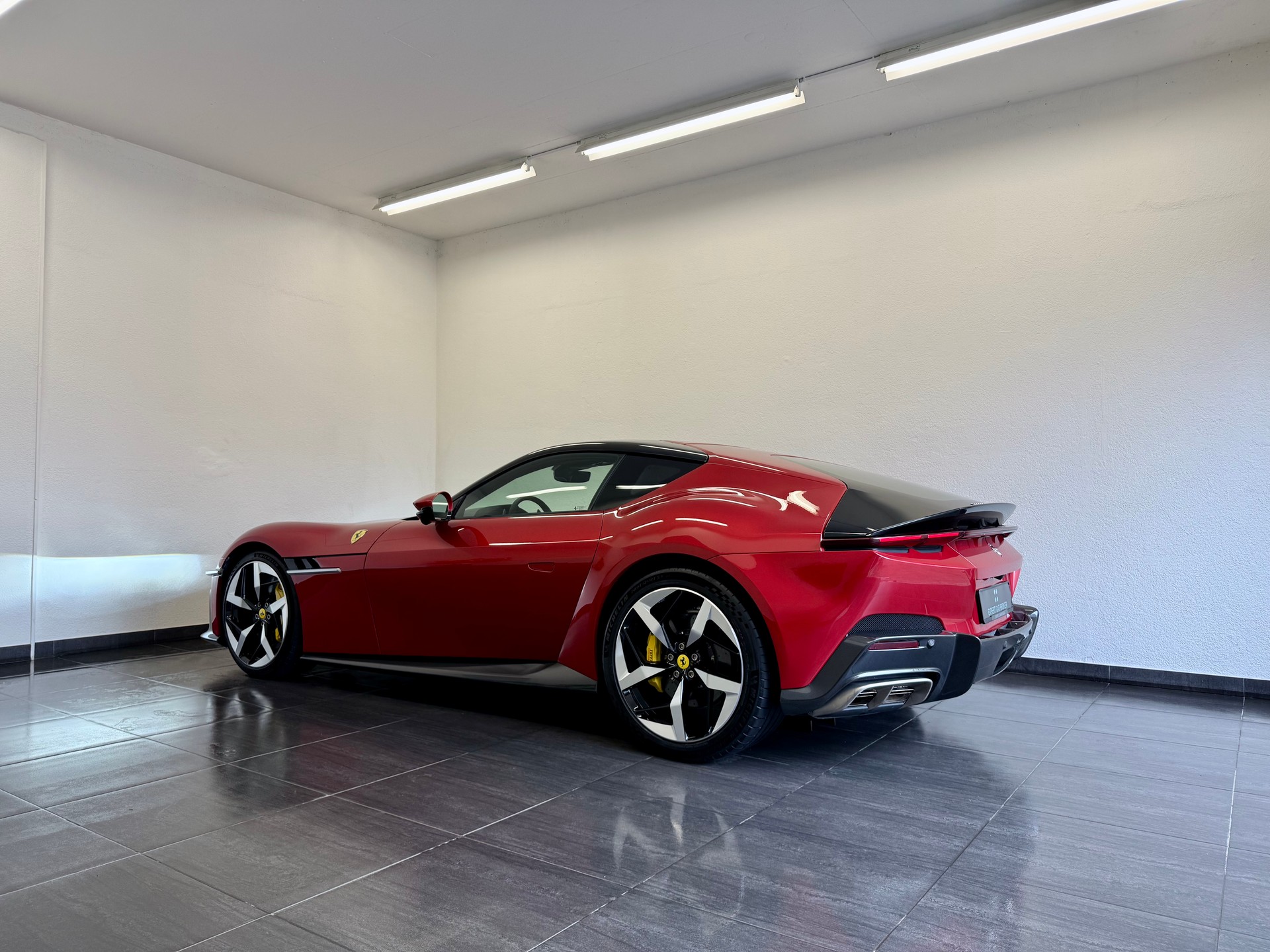 FERRARI 12 Cilindri - 12