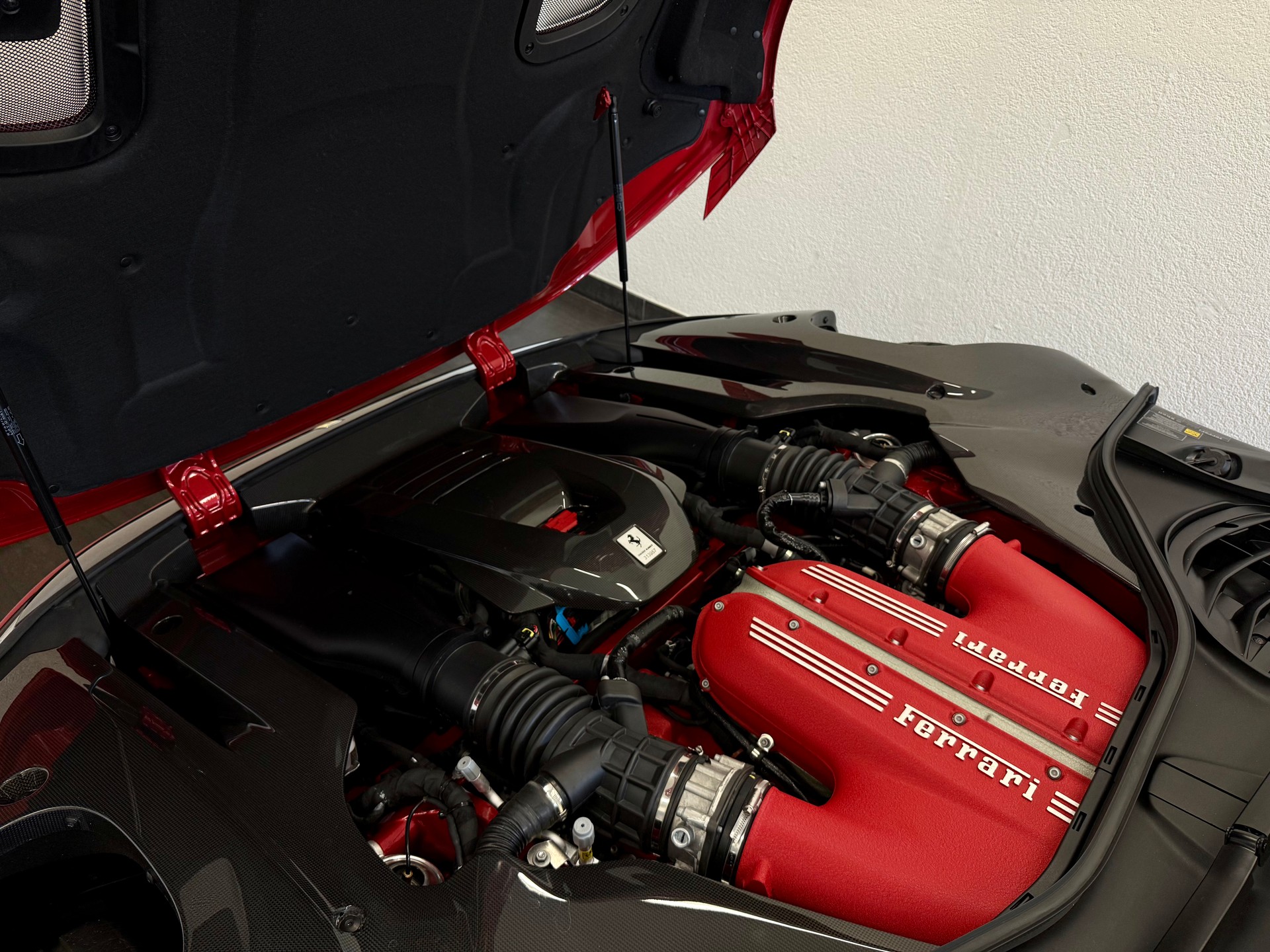 FERRARI 12 Cilindri - 6