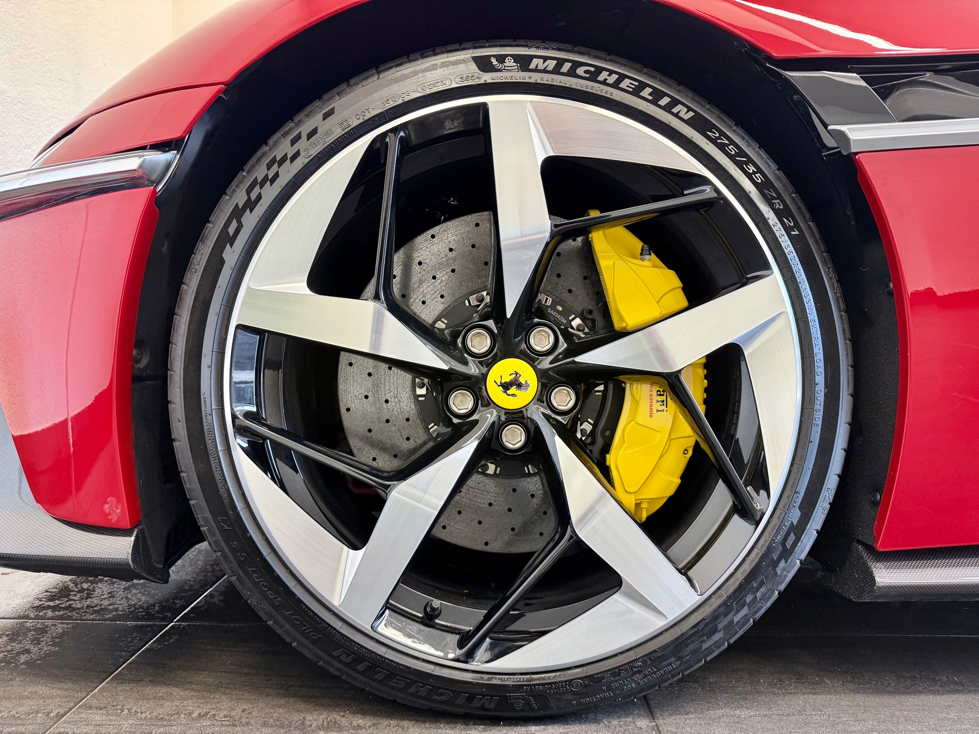 FERRARI 12 Cilindri - 7