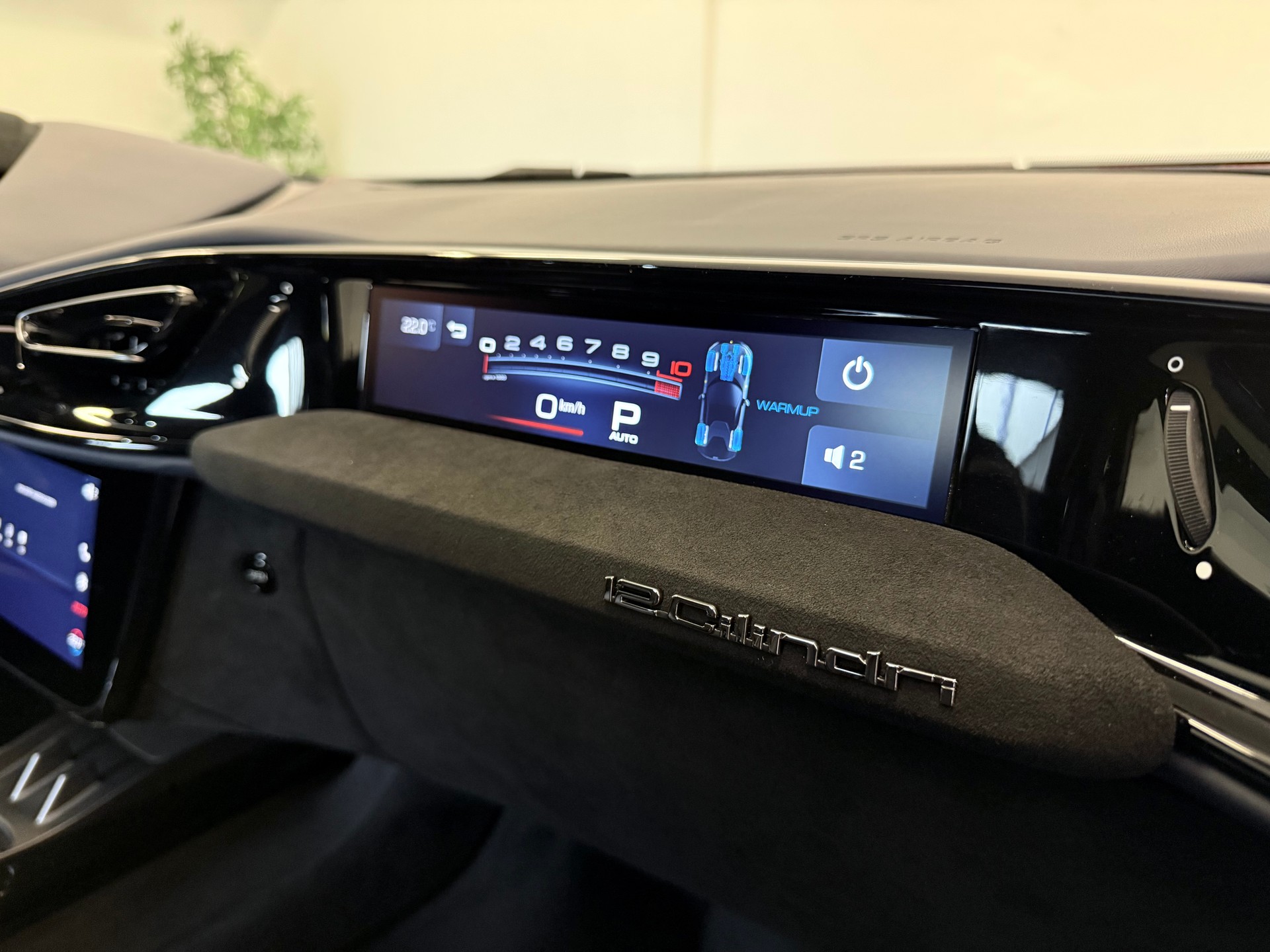 FERRARI 12 Cilindri - 23