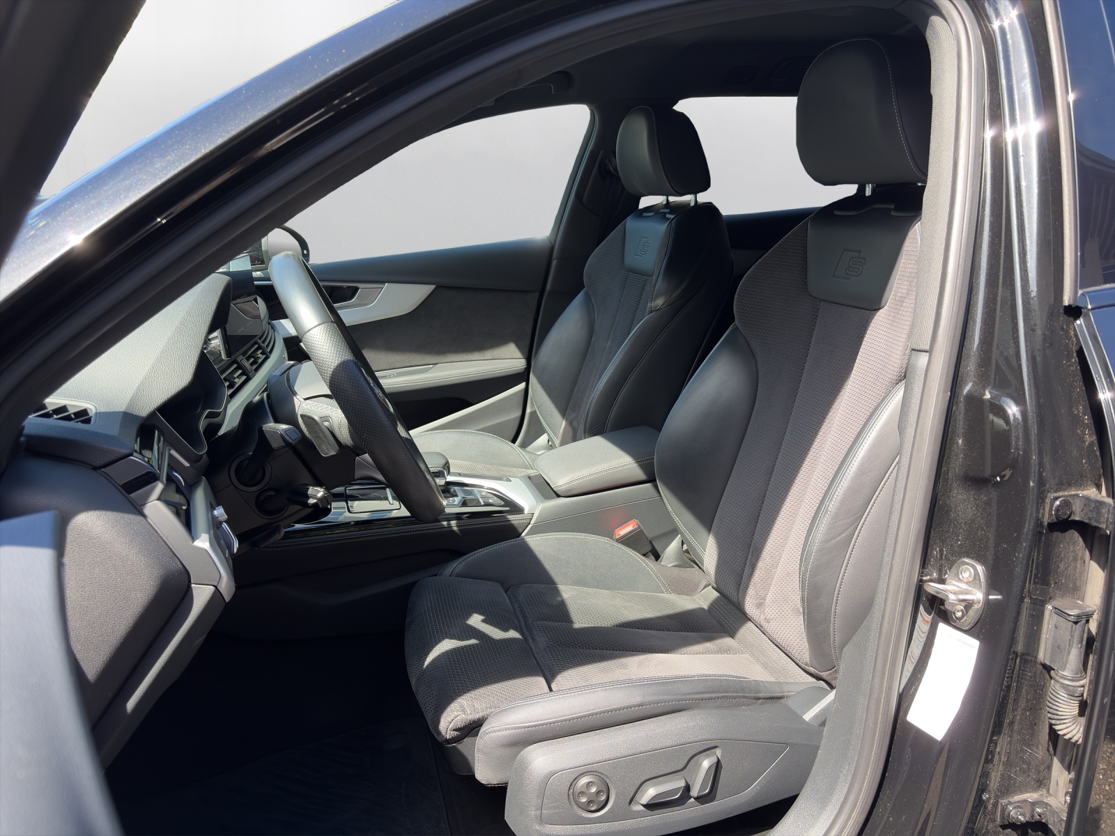 AUDI A4 Avant 40 TDI S line Attraction quattro S-tronic - 10