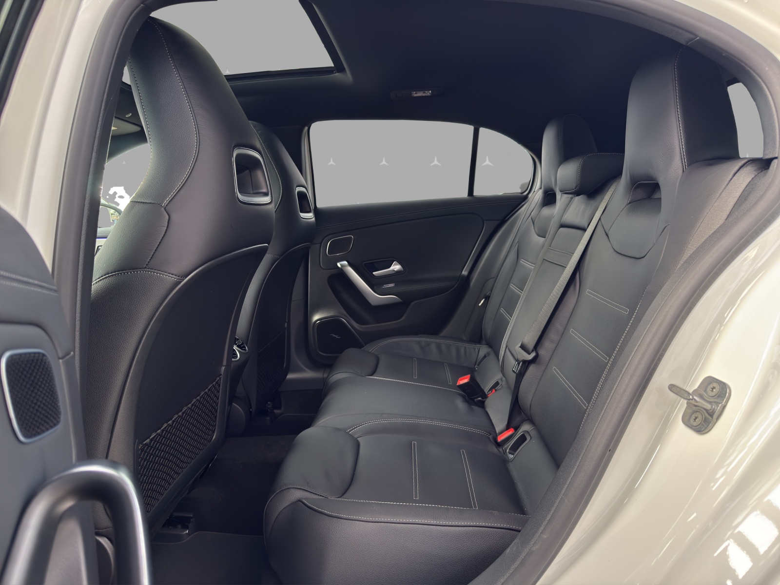MERCEDES-BENZ A 220 4Matic 8G-DCT - 15