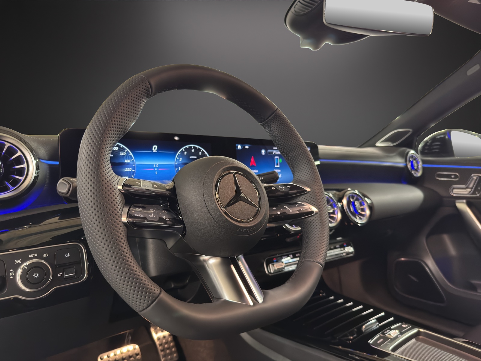 MERCEDES-BENZ A 220 4Matic 8G-DCT - 11