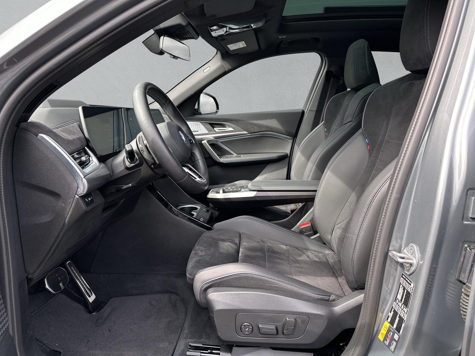 BMW iX2 30 M Sport Pro xDrive U10 (CH) AHK ** Leasing à 0.9% ** Roues hiver incluse ** - 12