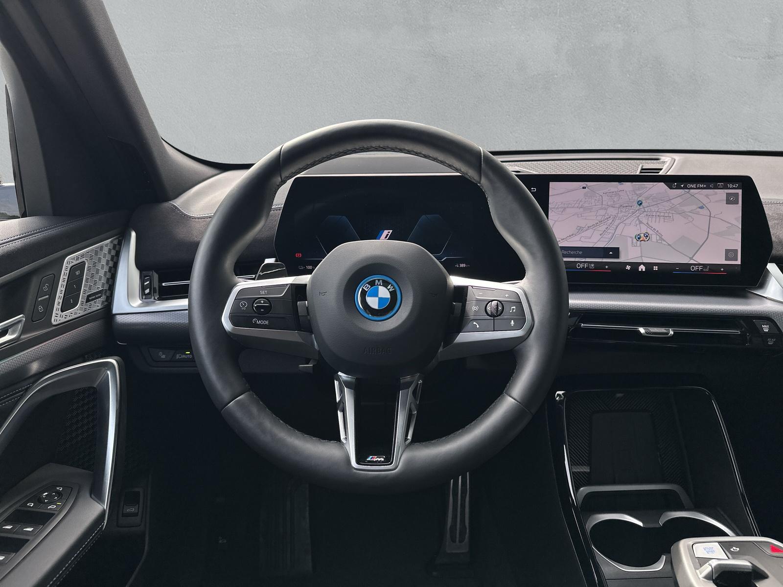 BMW iX2 30 M Sport Pro xDrive U10 (CH) AHK ** Leasing à 0.9% ** Roues hiver incluse ** - 17