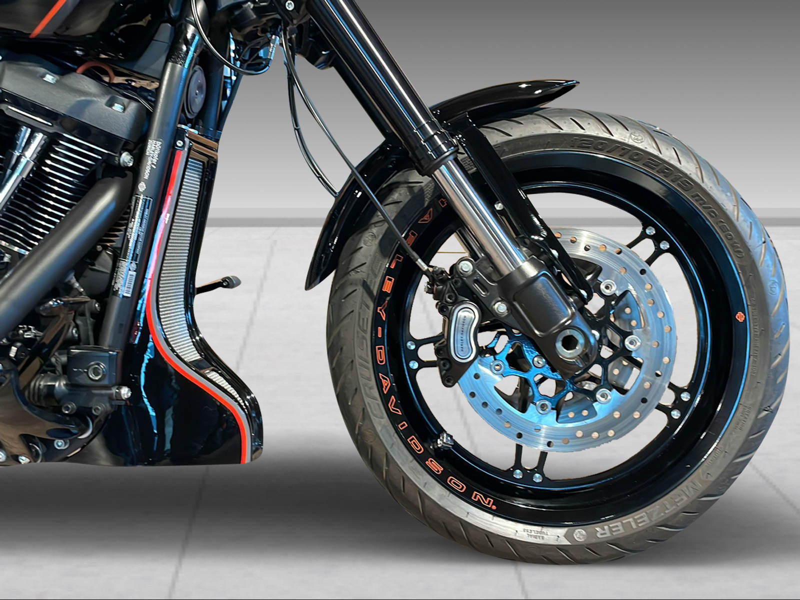 HARLEY-DAVIDSON FXDRS 114 ABS - 7