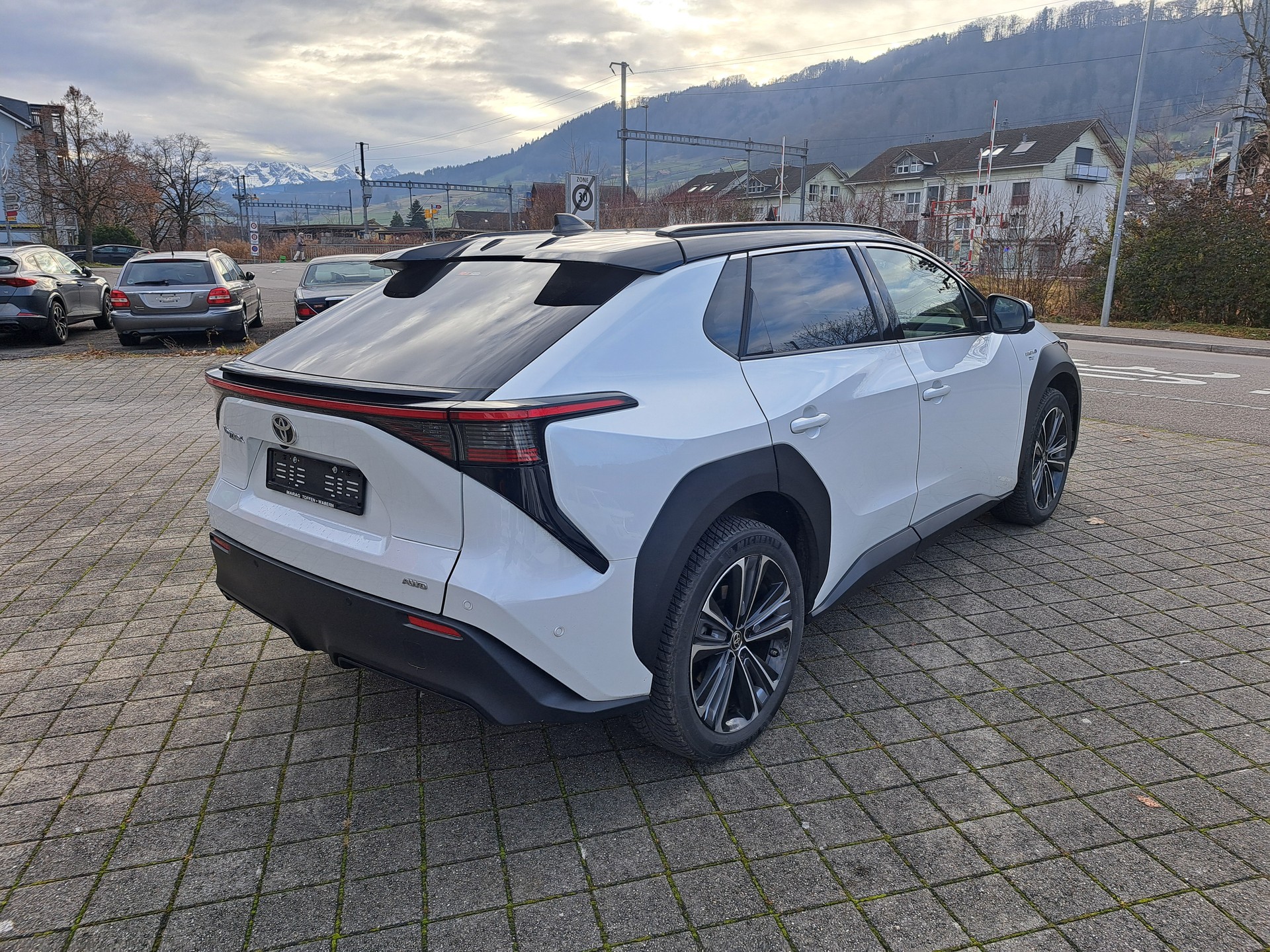 TOYOTA bZ4X Premium 71,4 kWh 4WD - 7