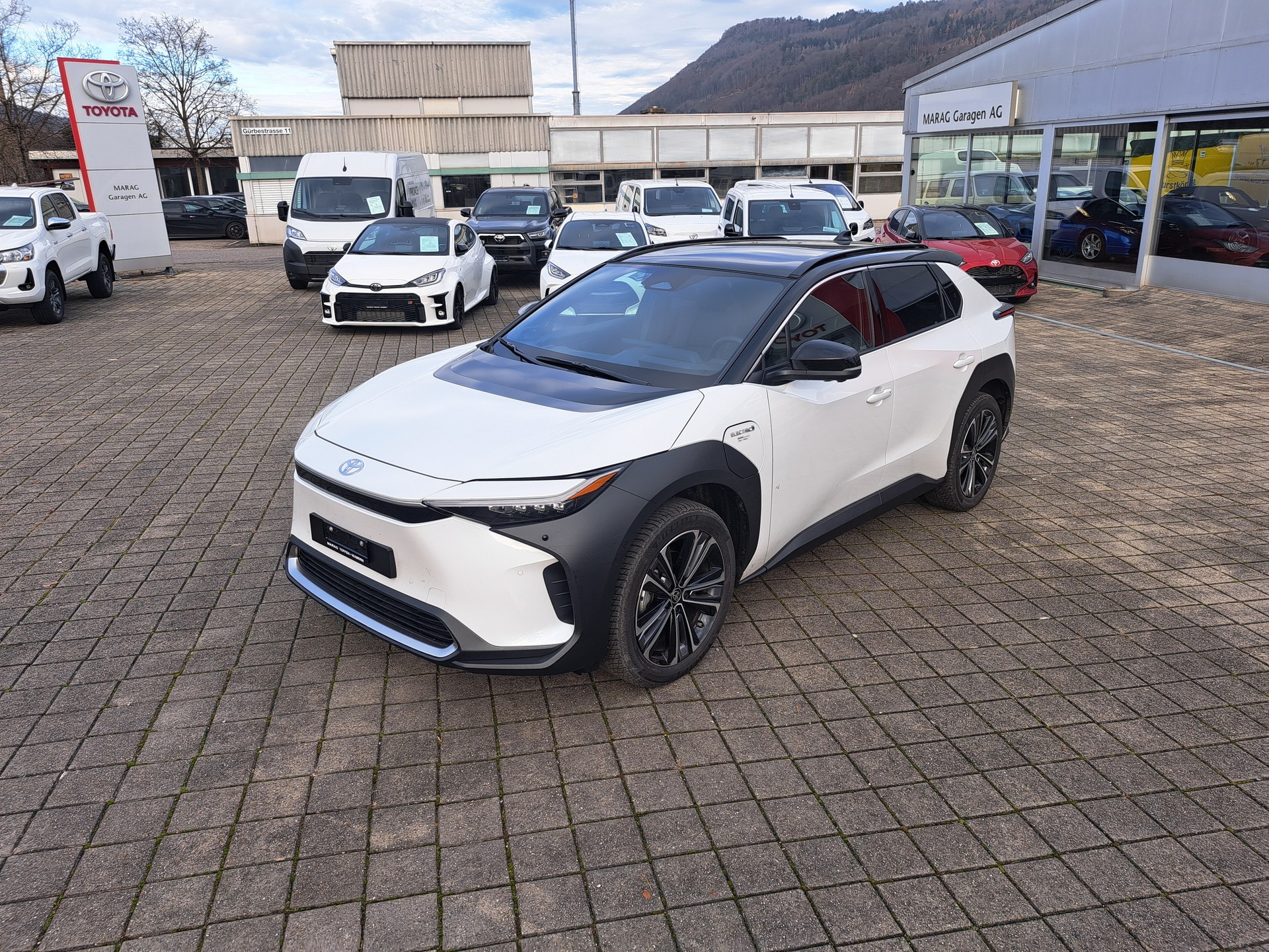 TOYOTA bZ4X Premium 71,4 kWh 4WD - 2