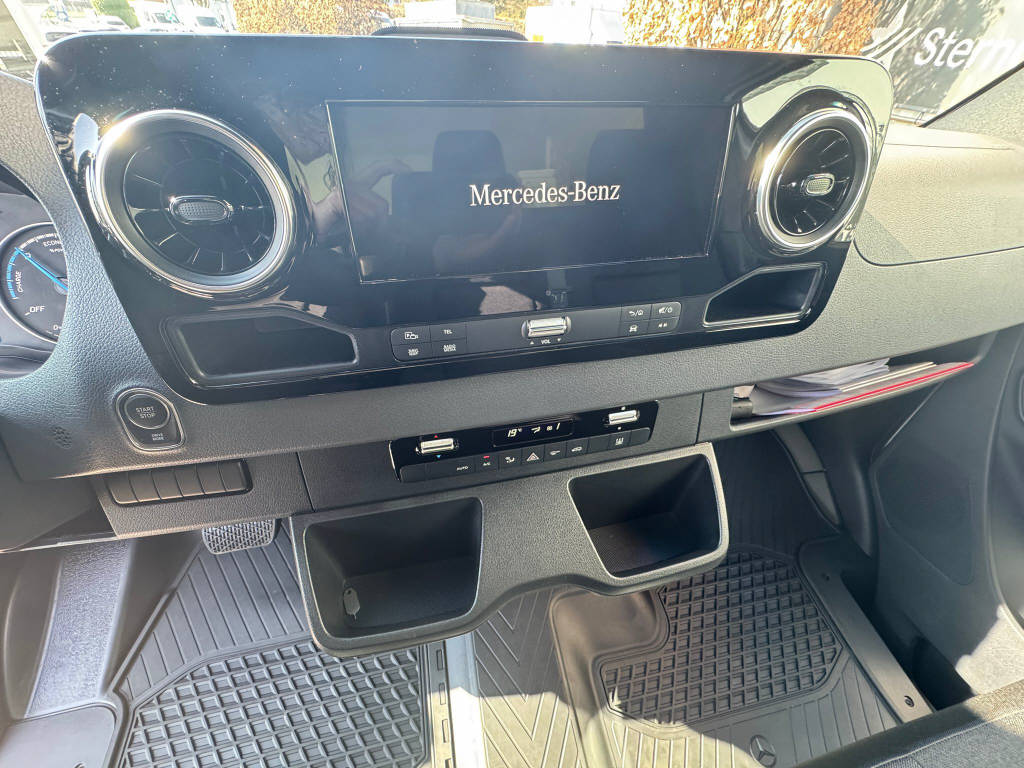 MERCEDES-BENZ eSprinter 420 Pro Koffer mit Hebebühne 3665 S 81 kWh - 13