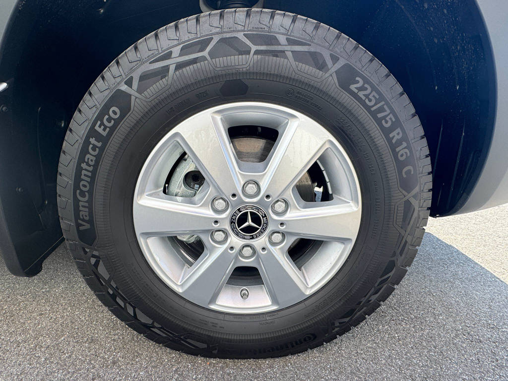 MERCEDES-BENZ eSprinter 420 Pro Koffer mit Hebebühne 3665 S 81 kWh - 19