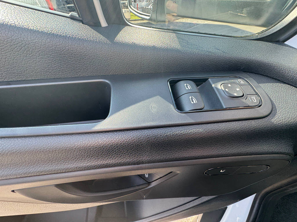 MERCEDES-BENZ eSprinter 420 Pro Koffer mit Hebebühne 3665 S 81 kWh - 15