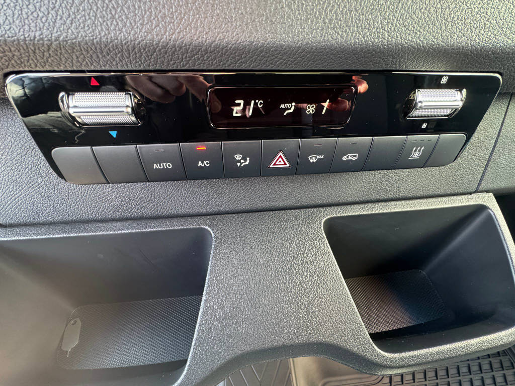 MERCEDES-BENZ eSprinter 420 Pro Koffer mit Hebebühne 3665 S 81 kWh - 14