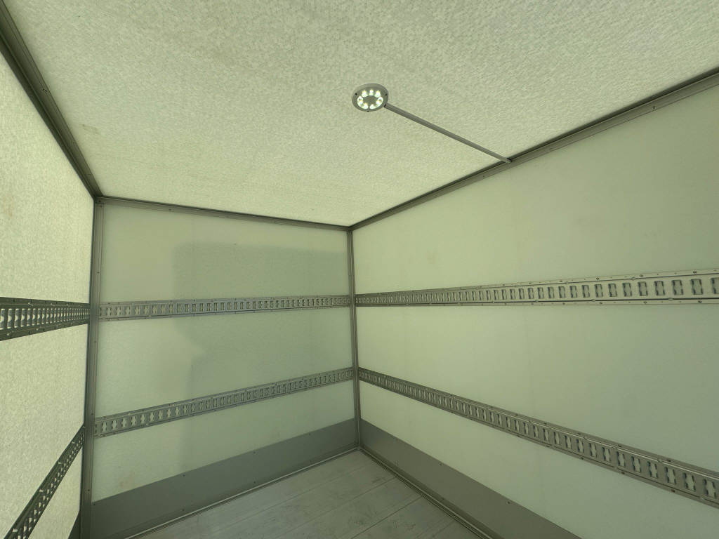 MERCEDES-BENZ eSprinter 420 Pro Koffer mit Hebebühne 3665 S 81 kWh - 7