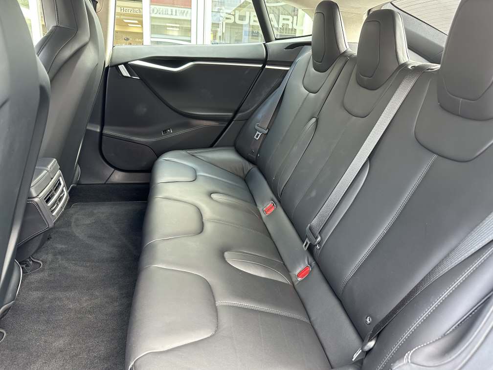 TESLA Model S 85 D "Supercharger" - 9