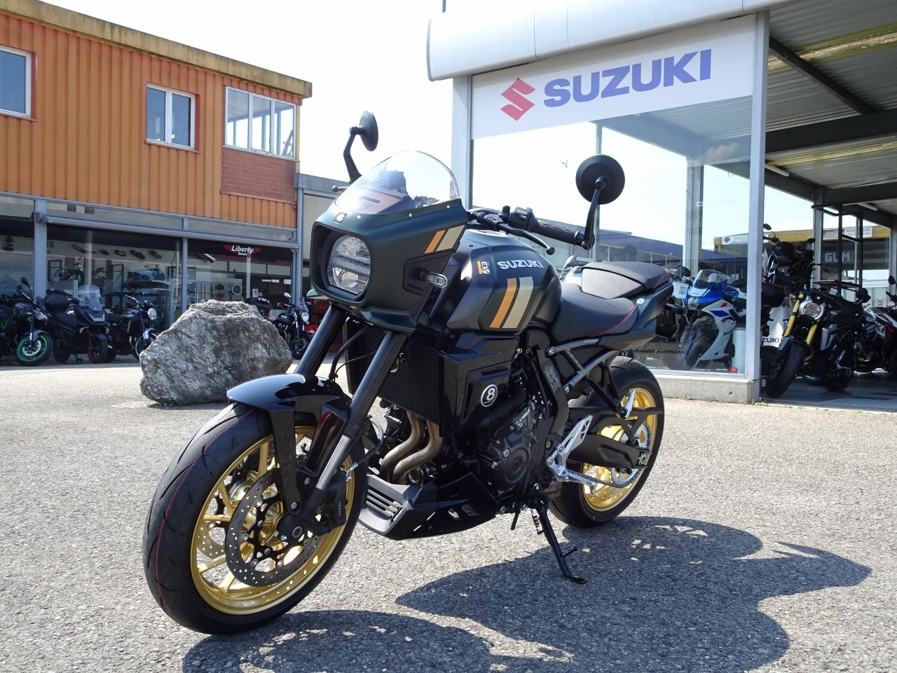 SUZUKI GSX 8 TT - 4