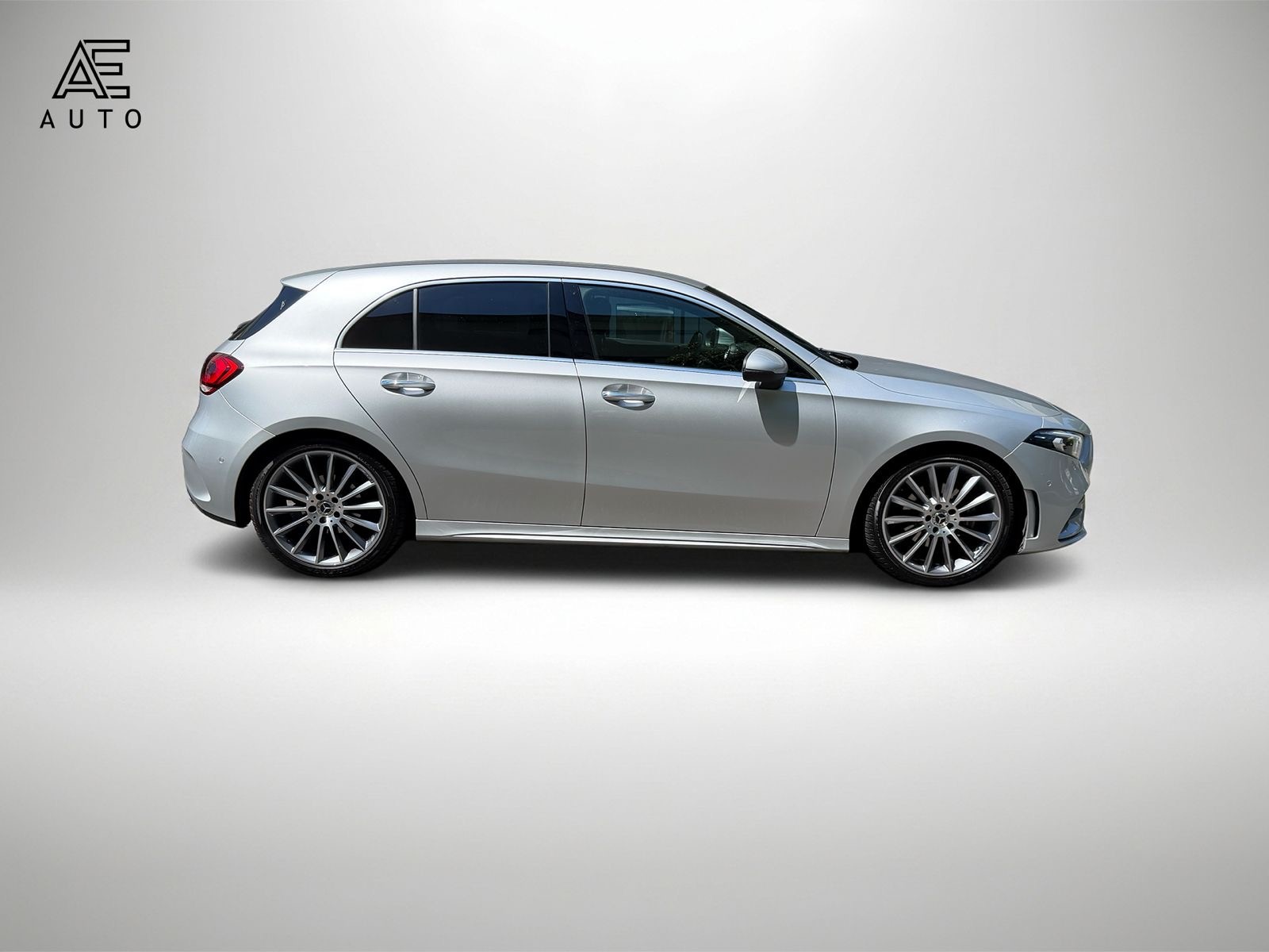MERCEDES-BENZ A 180 d AMG Line - 8