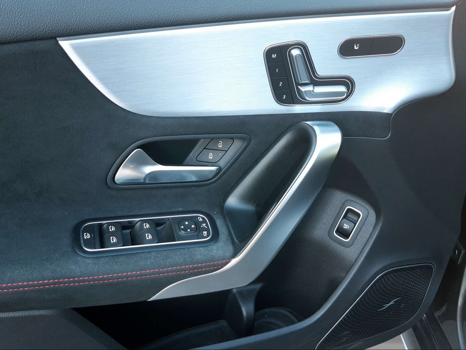 MERCEDES-BENZ A 250 4Matic - 14