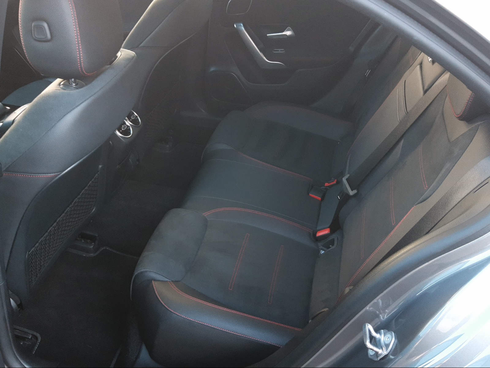 MERCEDES-BENZ A 250 4Matic - 11