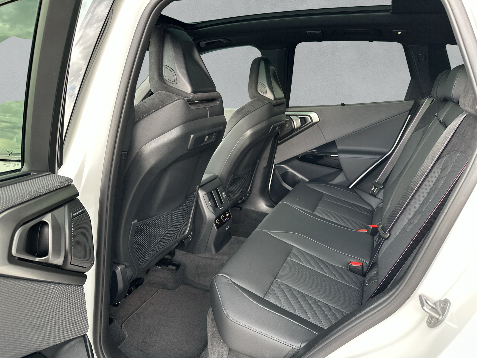 BMW X3 xDrive 30e M Sport Pro**Action de leasing à 0.9%** - 12