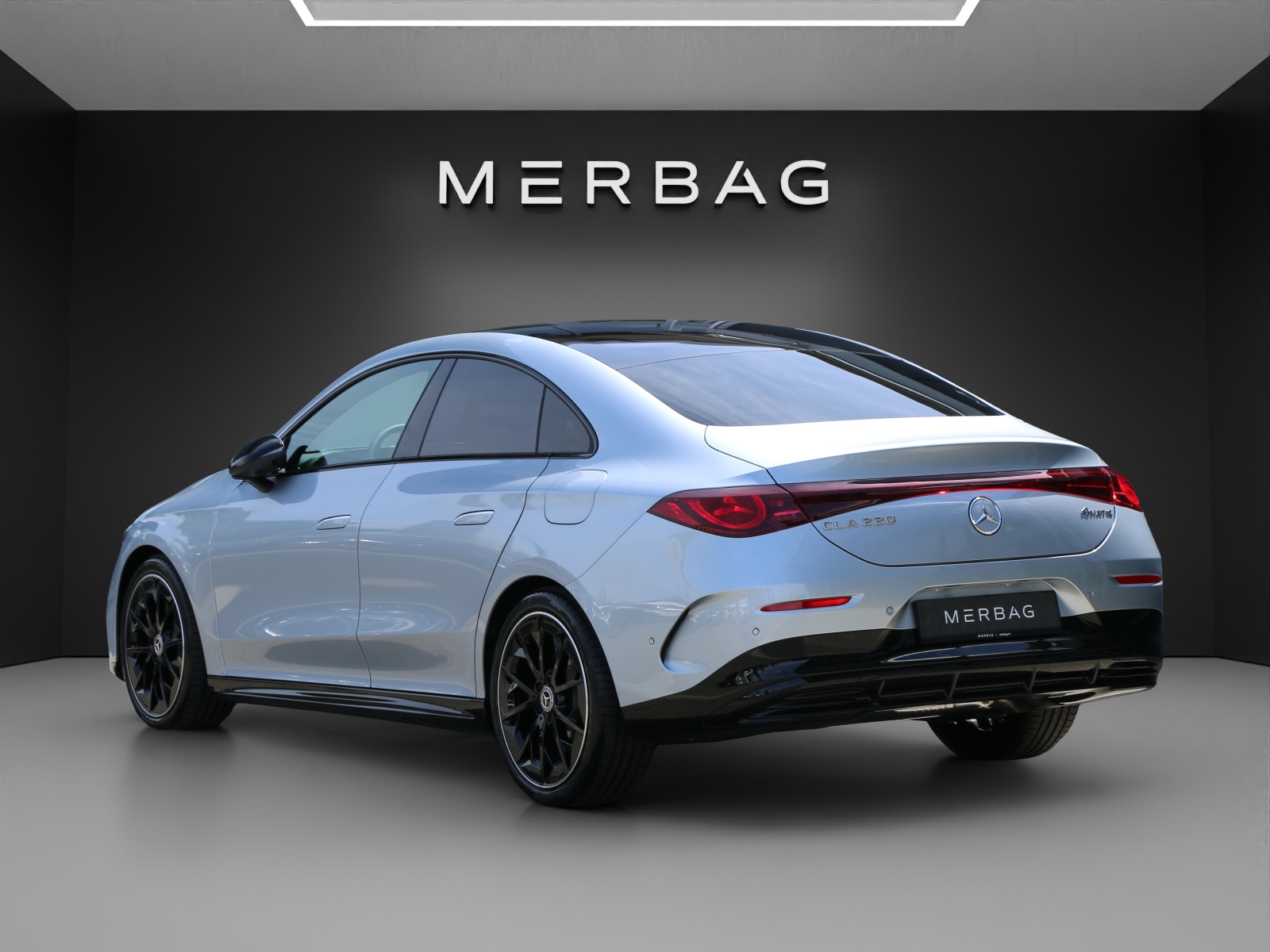 MERCEDES-BENZ CLA 220 4MATIC - 3