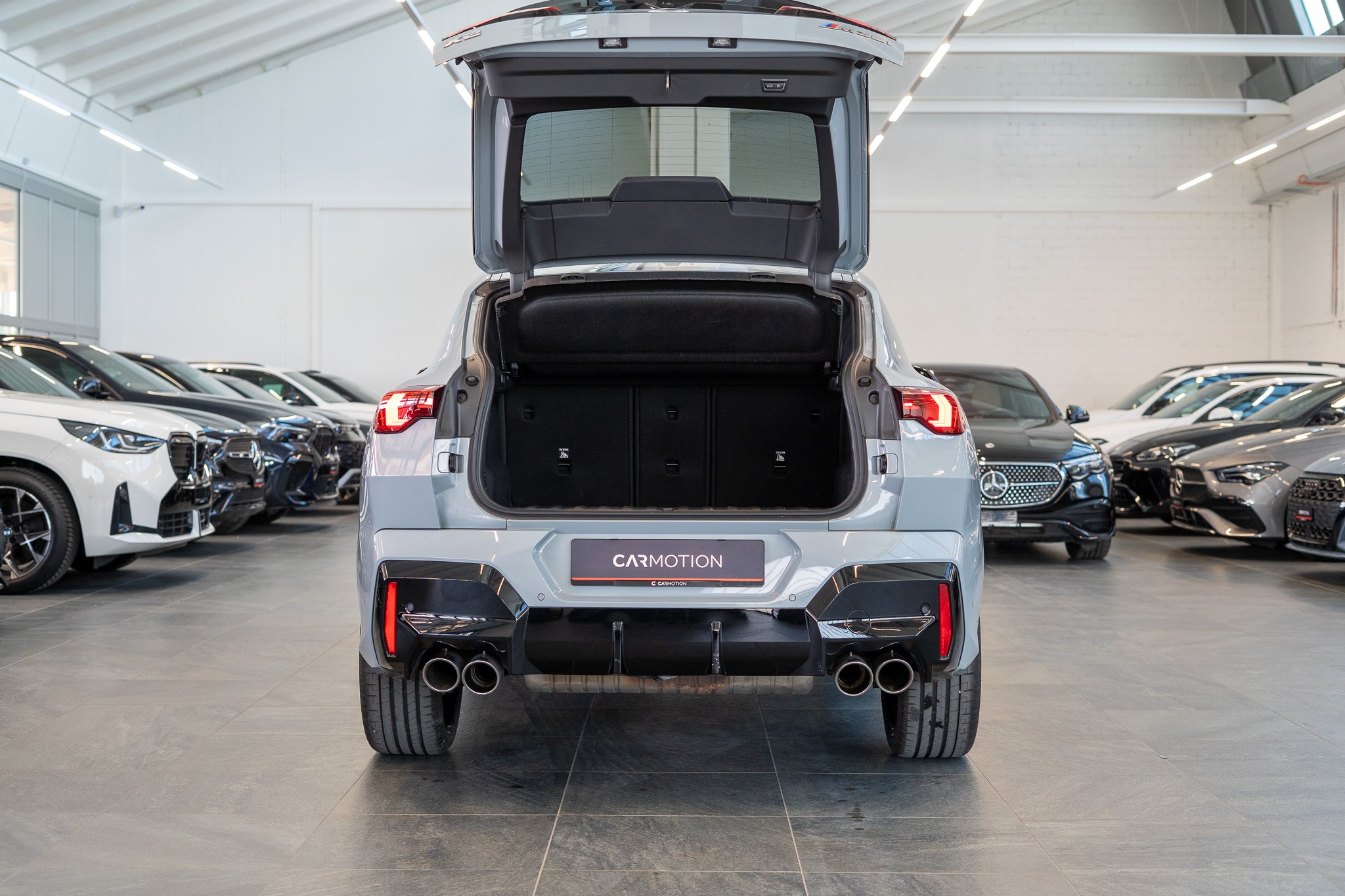 X2 M35i / Iconic Glow / Head-Up Display / Bowers Wilkins