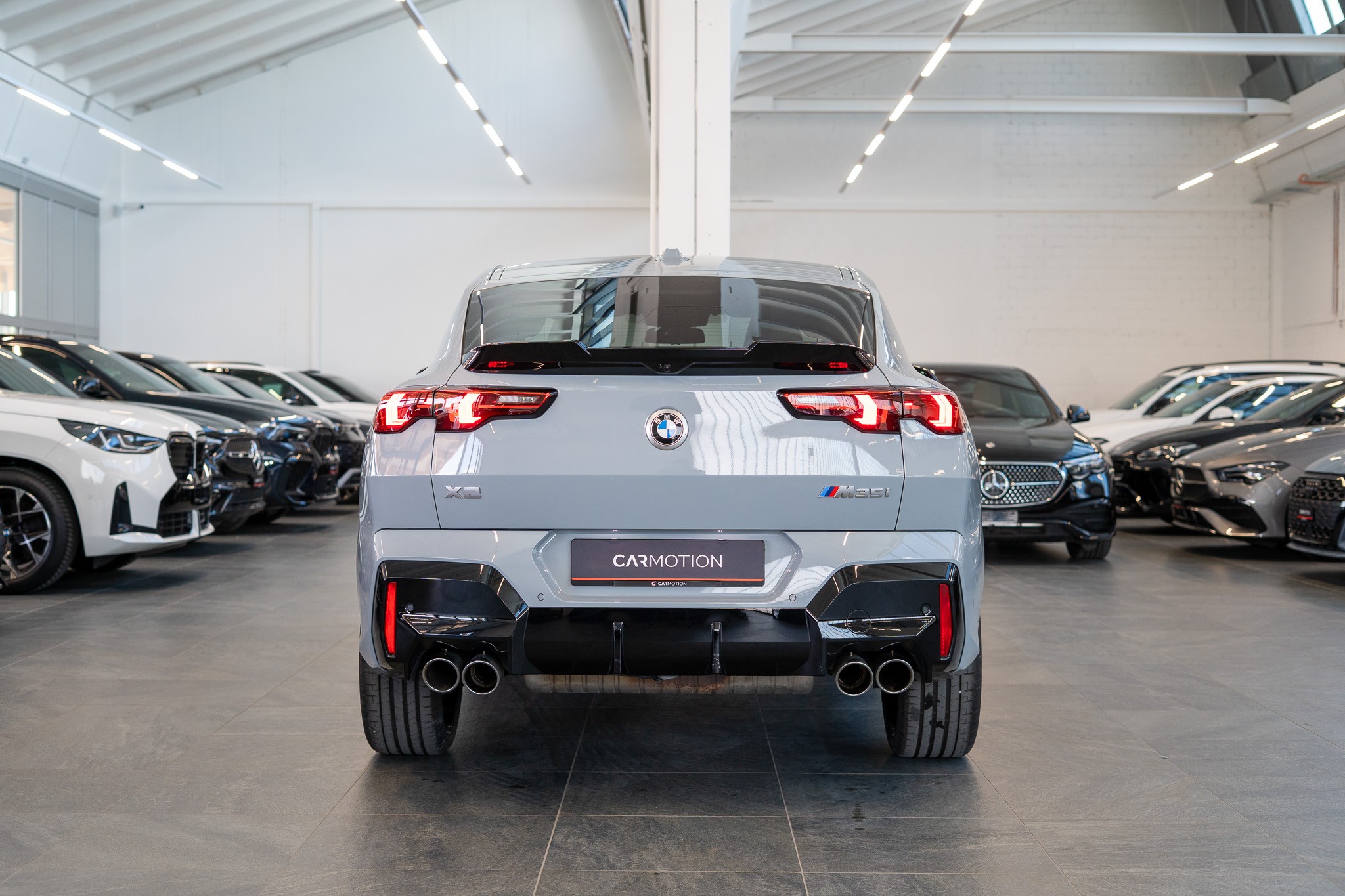 X2 M35i / Iconic Glow / Head-Up Display / Bowers Wilkins
