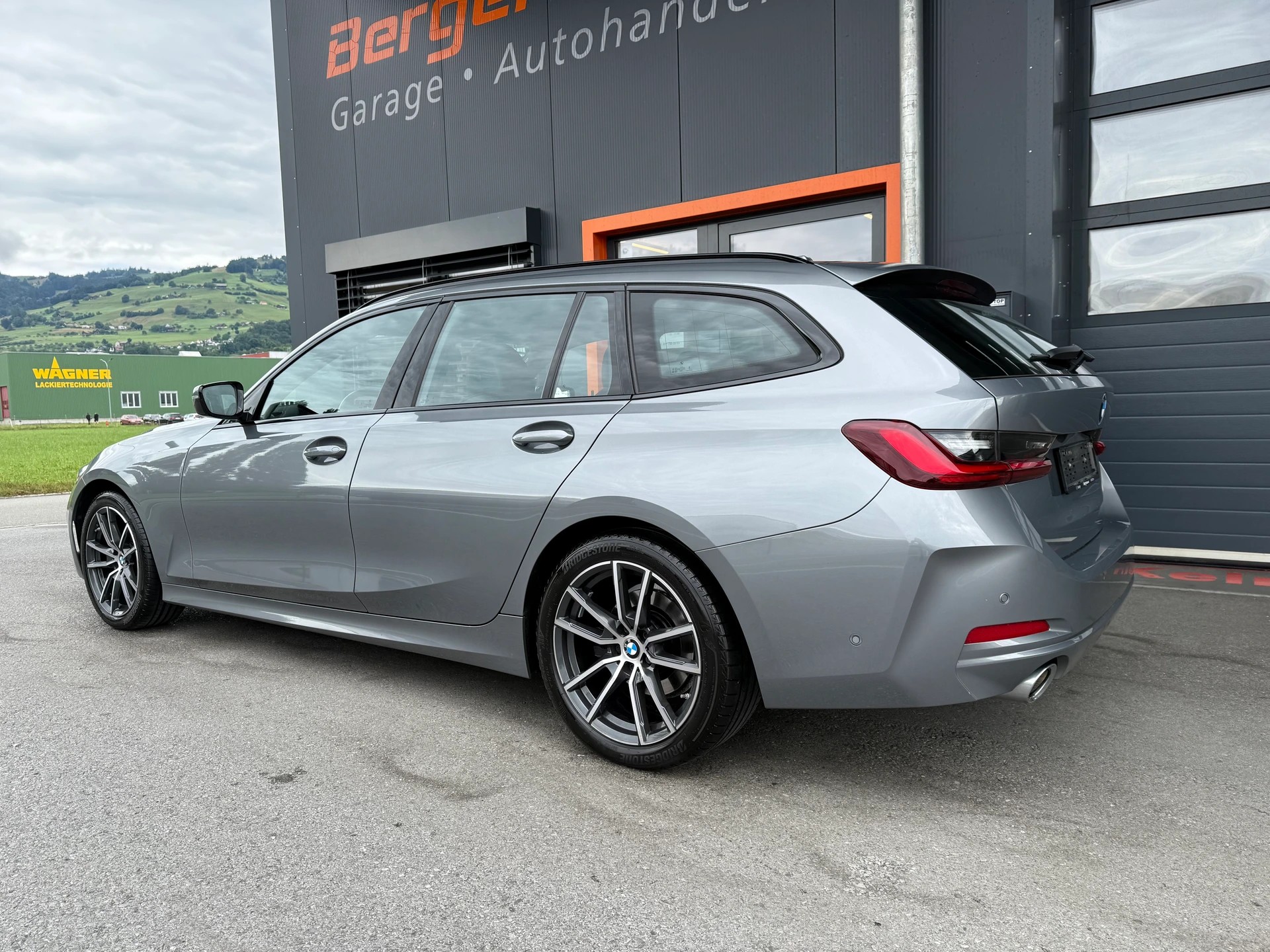 BMW 320d xDrive 48V Touring Steptronic - 3