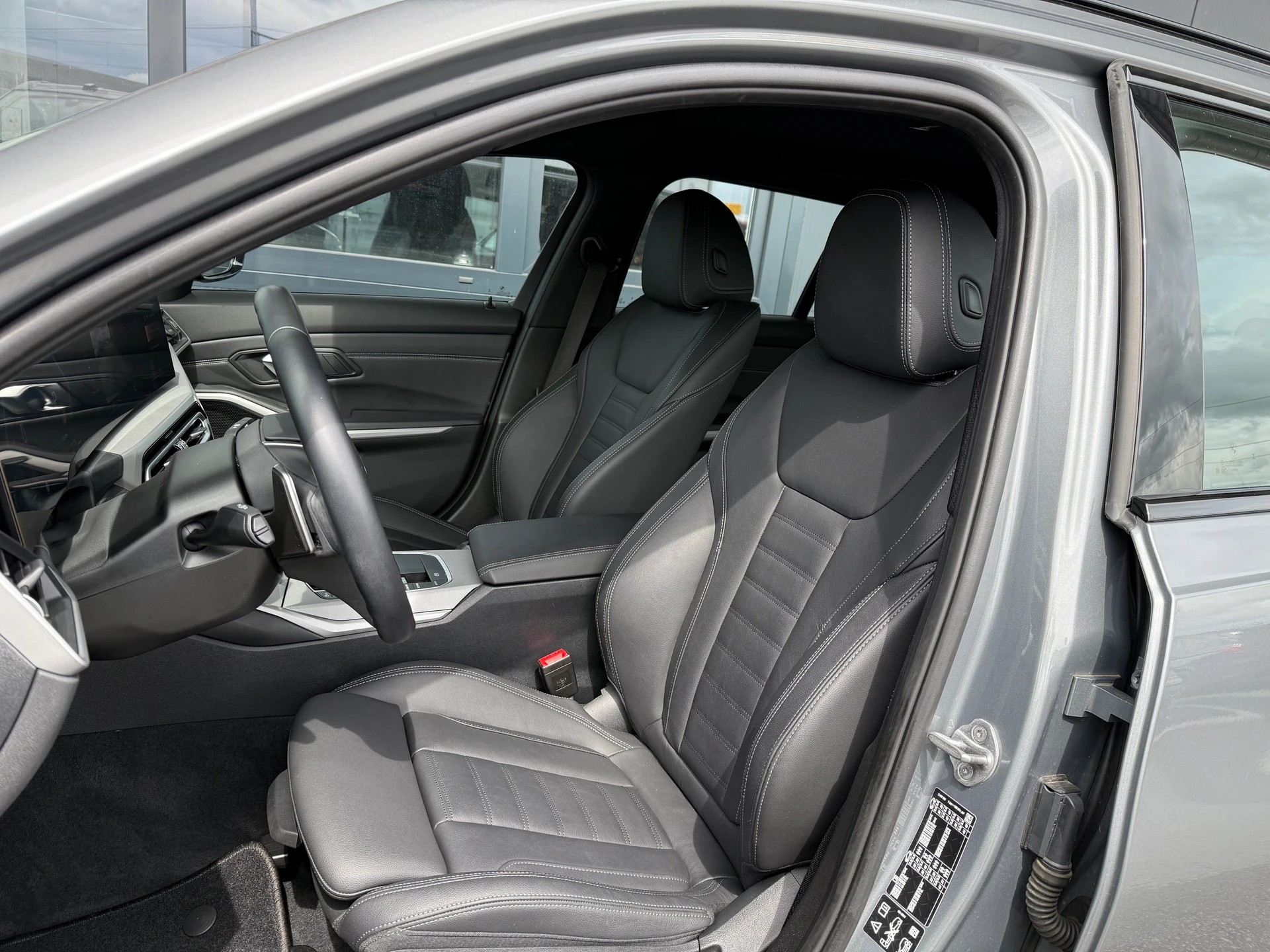 BMW 320d xDrive 48V Touring Steptronic - 12