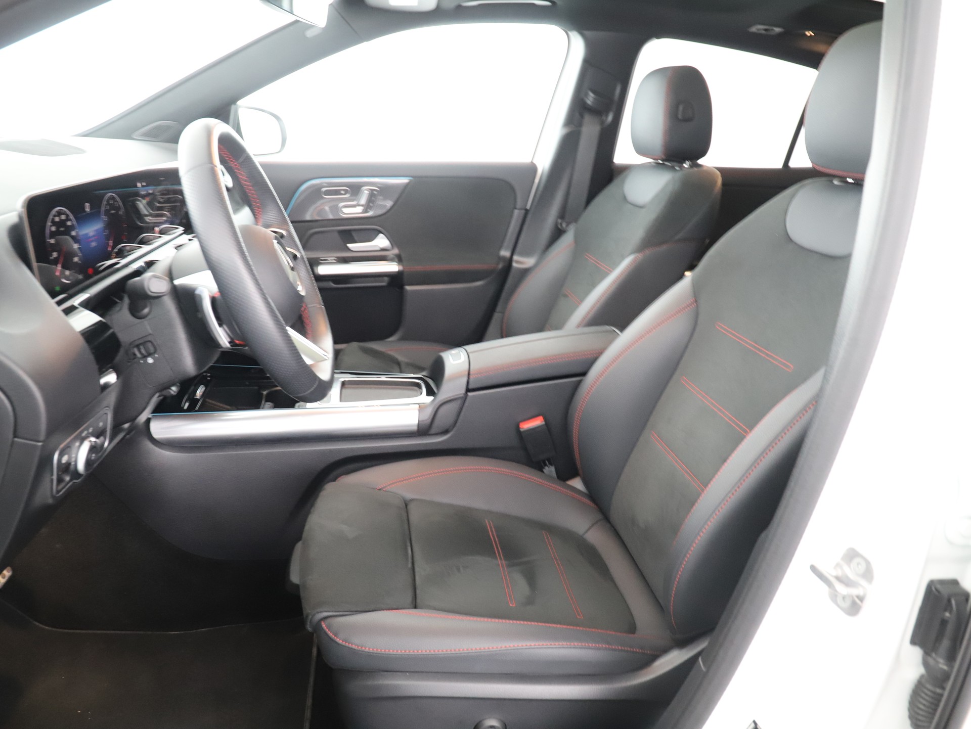 MERCEDES-BENZ GLA 220 4Matic 8G-DCT - 10