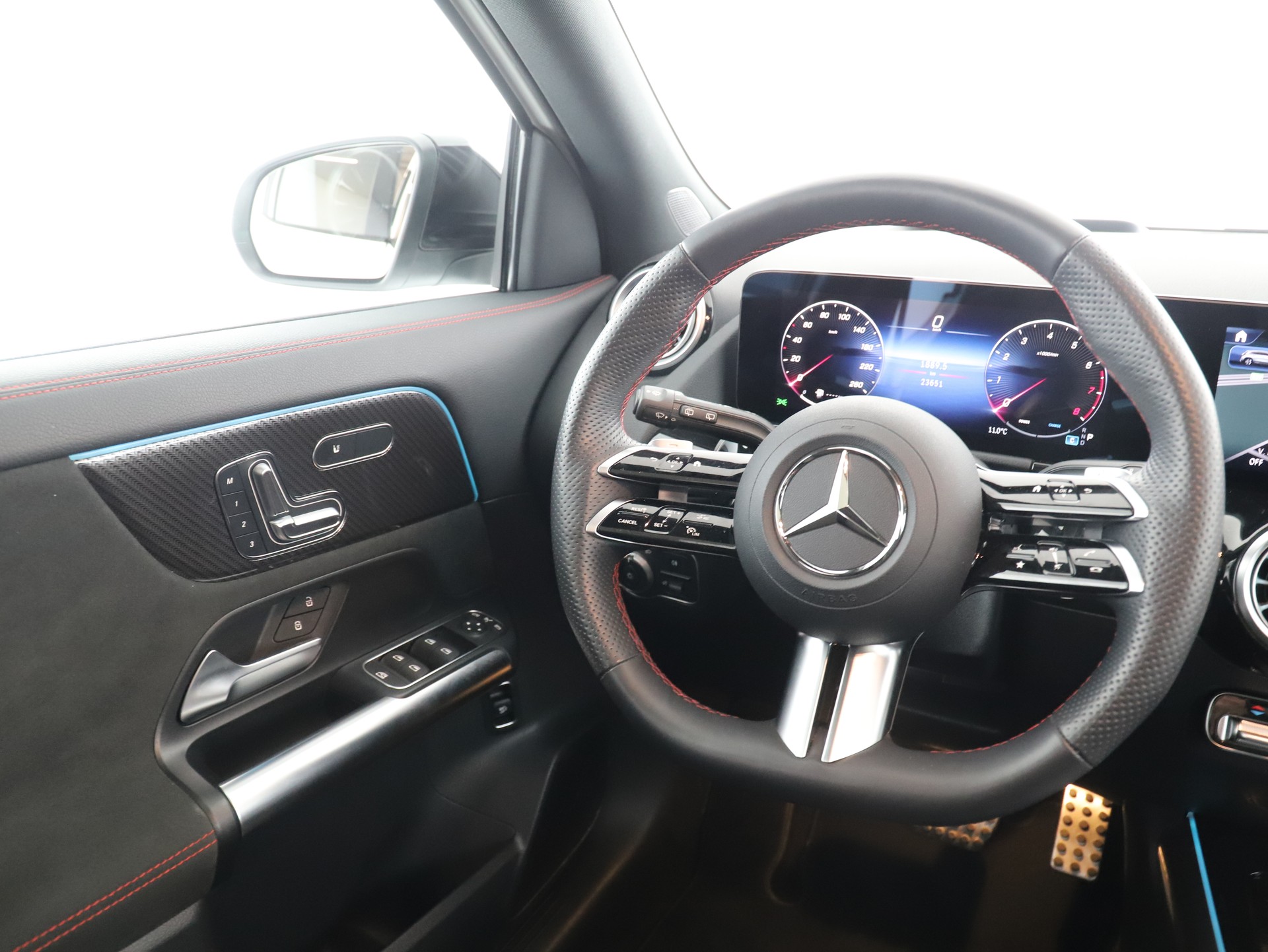 MERCEDES-BENZ GLA 220 4Matic 8G-DCT - 13