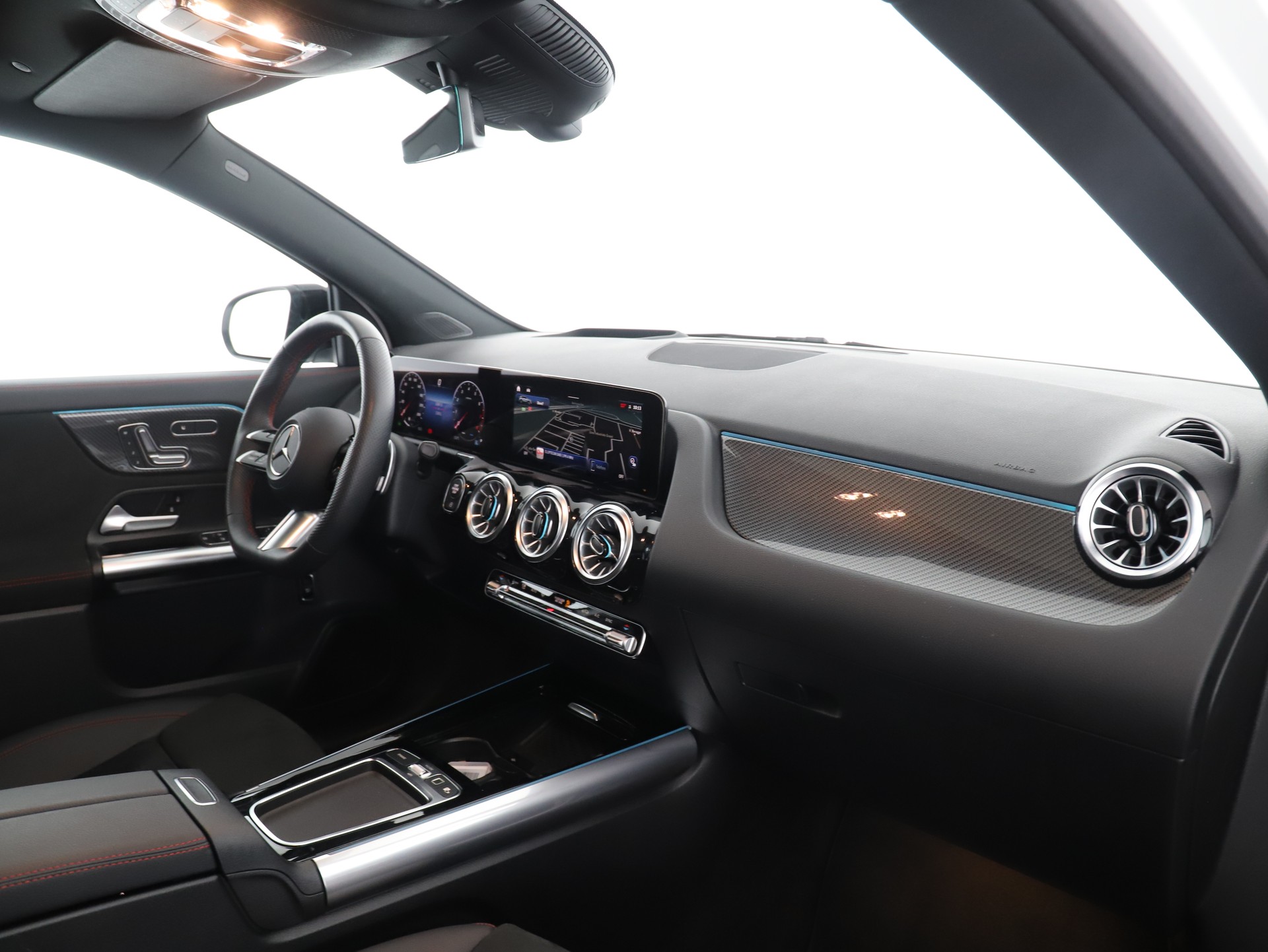 MERCEDES-BENZ GLA 220 4Matic 8G-DCT - 11