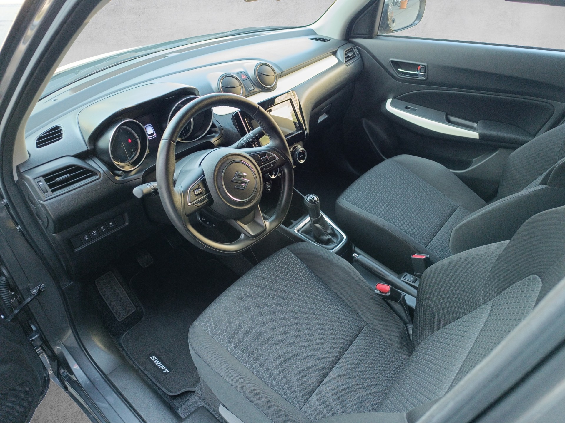 SUZUKI Swift 1.2i 16V SHVS Compact Top Hybrid Allgrip 4x4 - 9