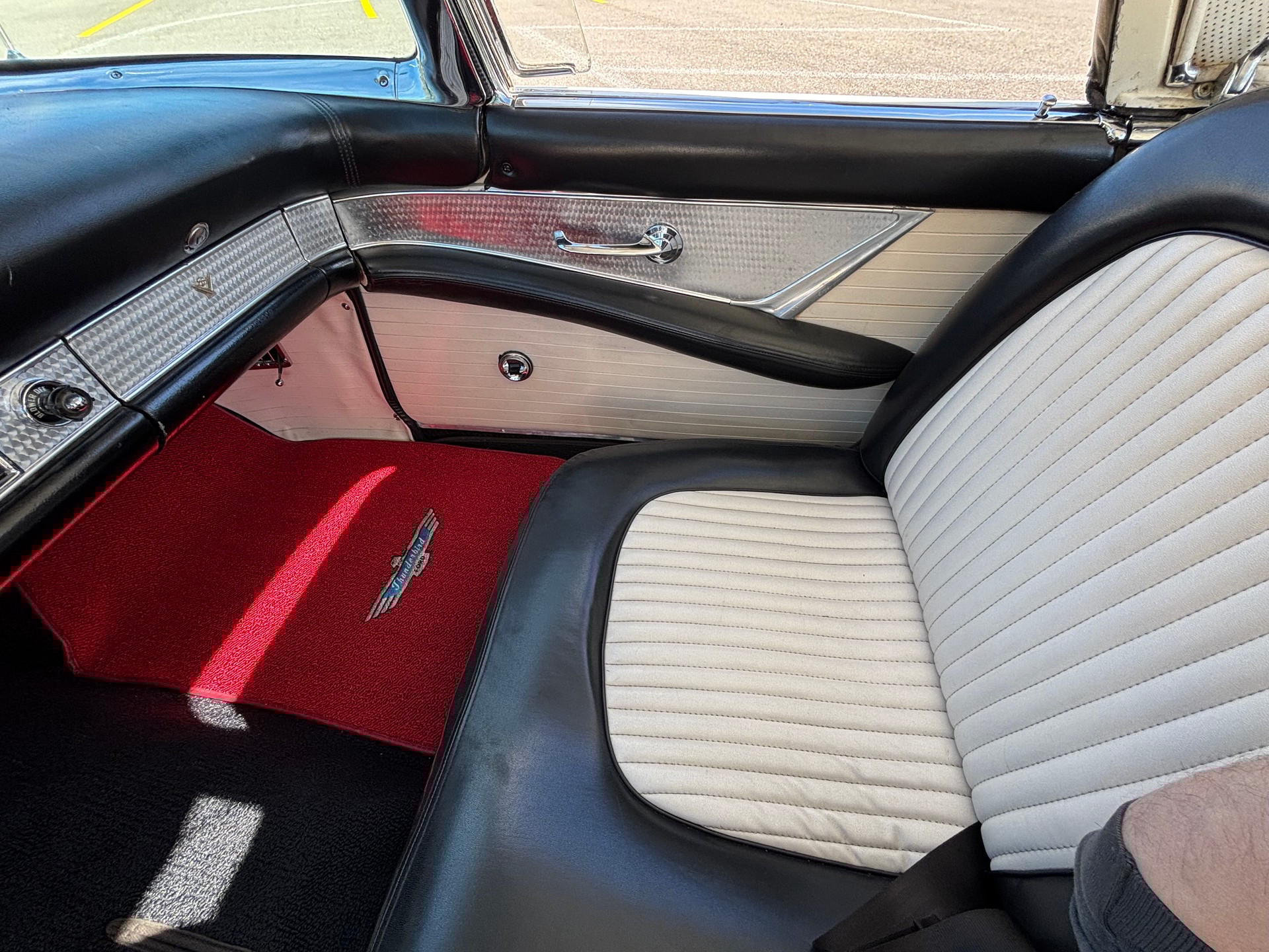 FORD Thunderbird - 16