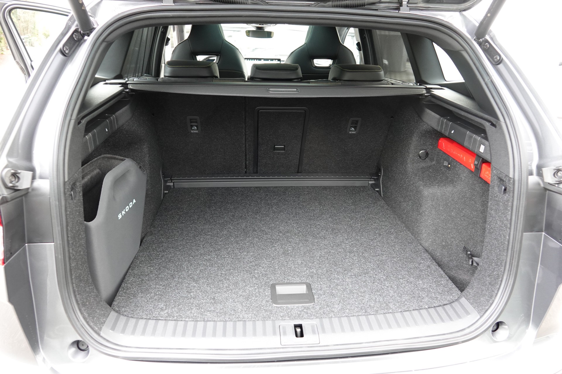 SKODA Enyaq 85x 4x4 RS RS - 16