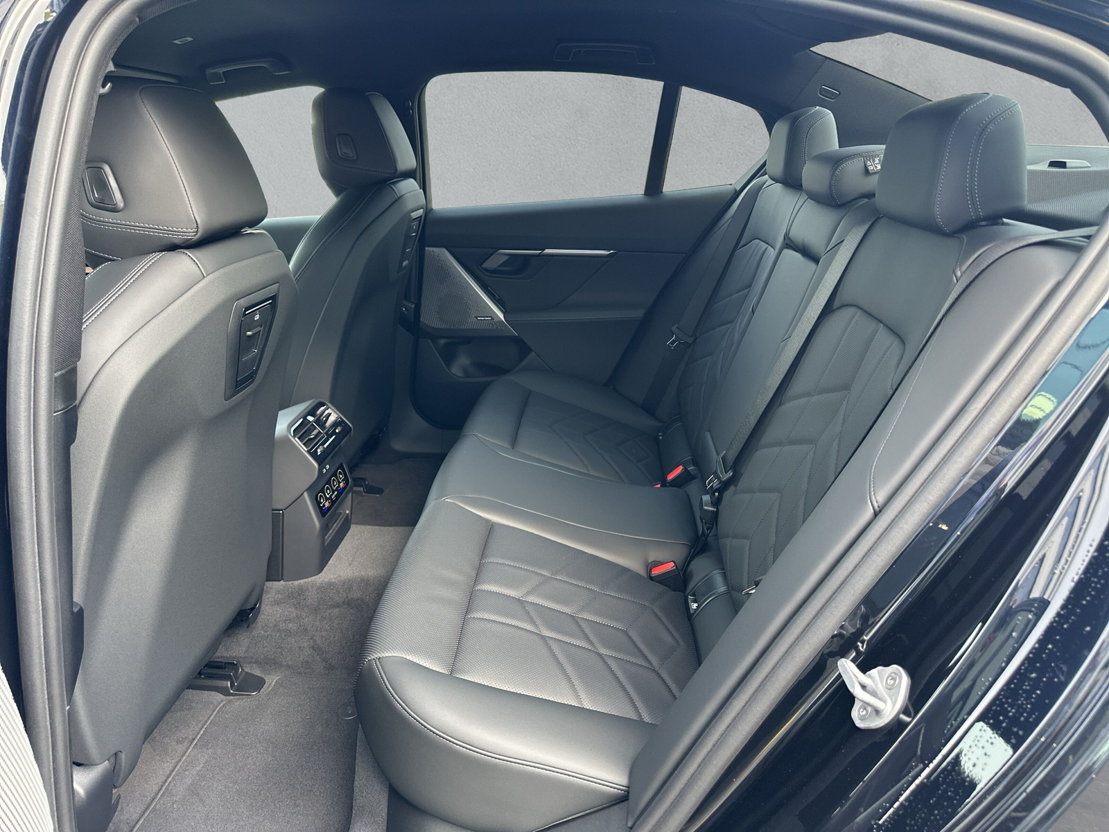 BMW i5 xDrive40 M Sport - 12