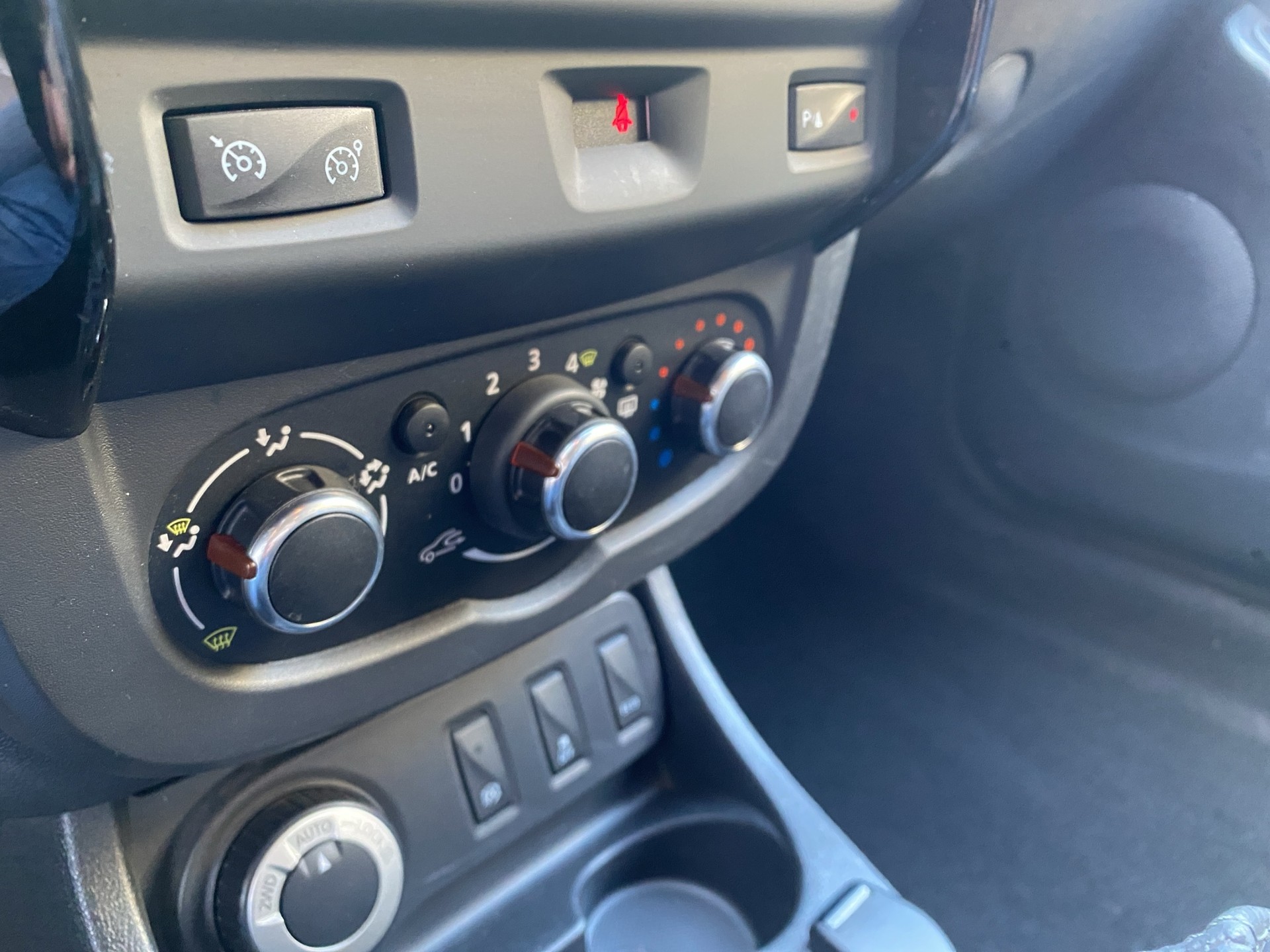 DACIA Duster 1.2 T Ambiance 4x4 - 13